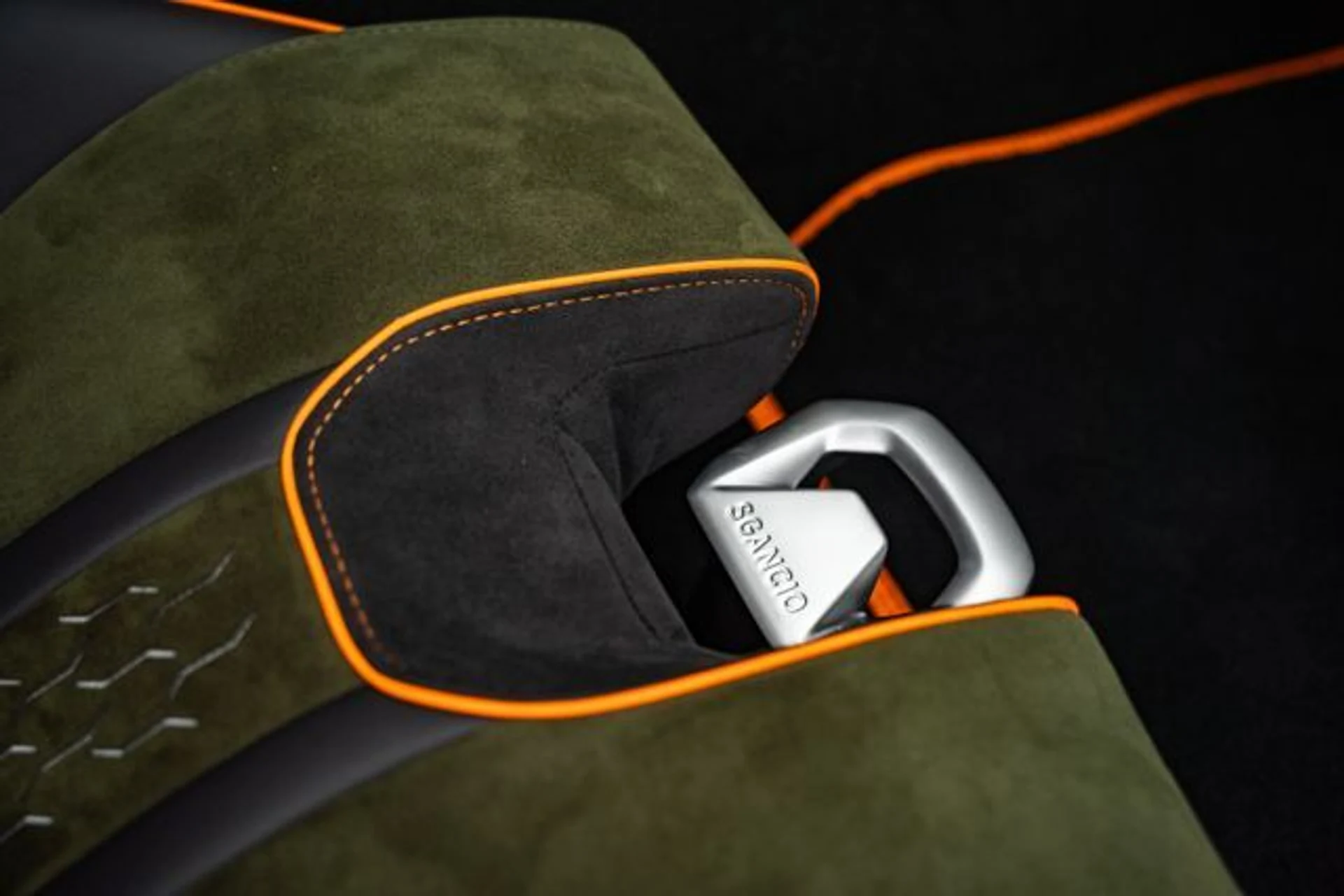 mph084_2615448185_b37c05ce12108cfefc9e237cf90ffe78_89815b7370