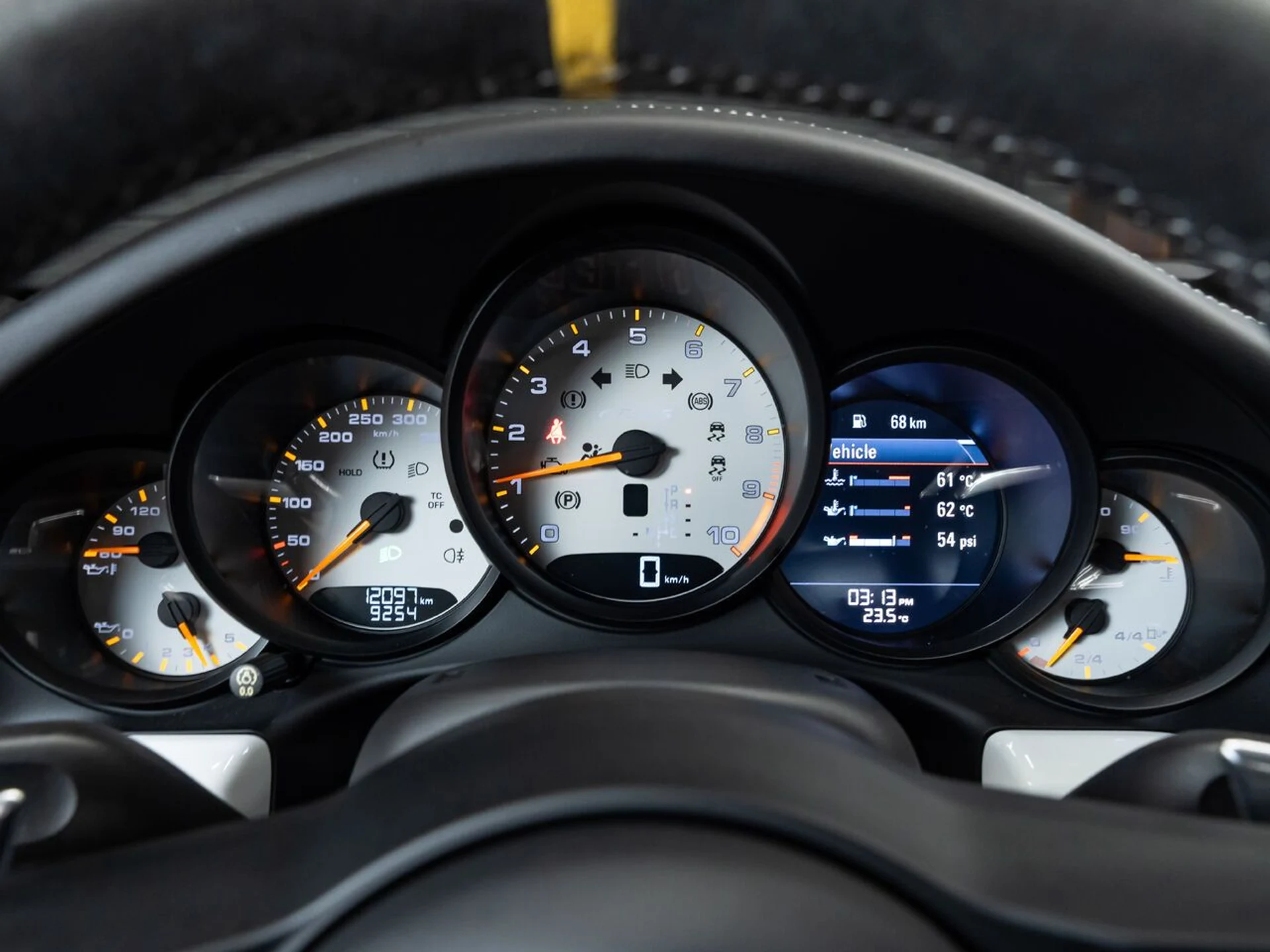 mph084_2942229482_porsche_911_2019_4149f67d5c