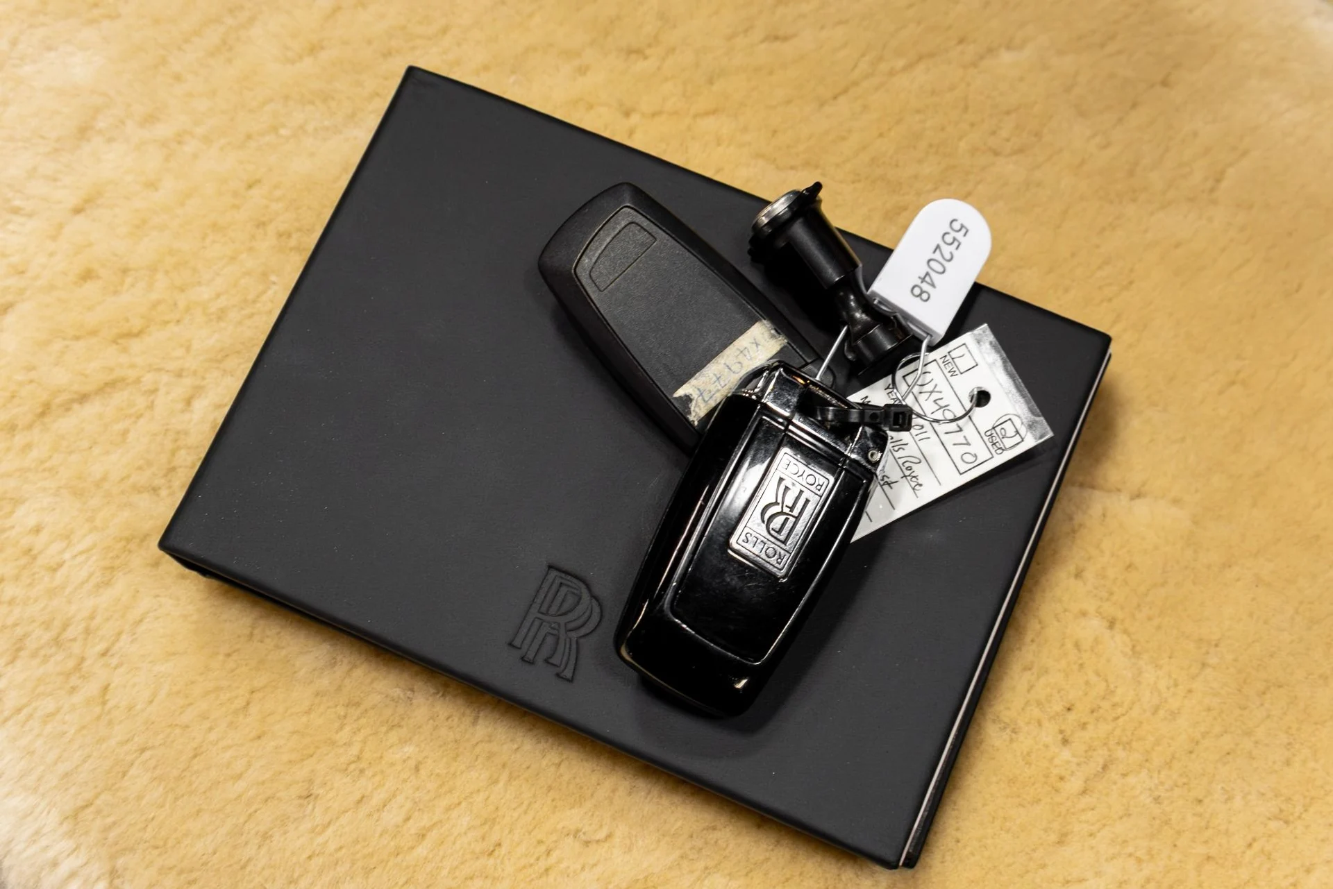 mph084_2986701848_Used_2011_Rolls_Royce_Ghost_1771348774_2e20458b04