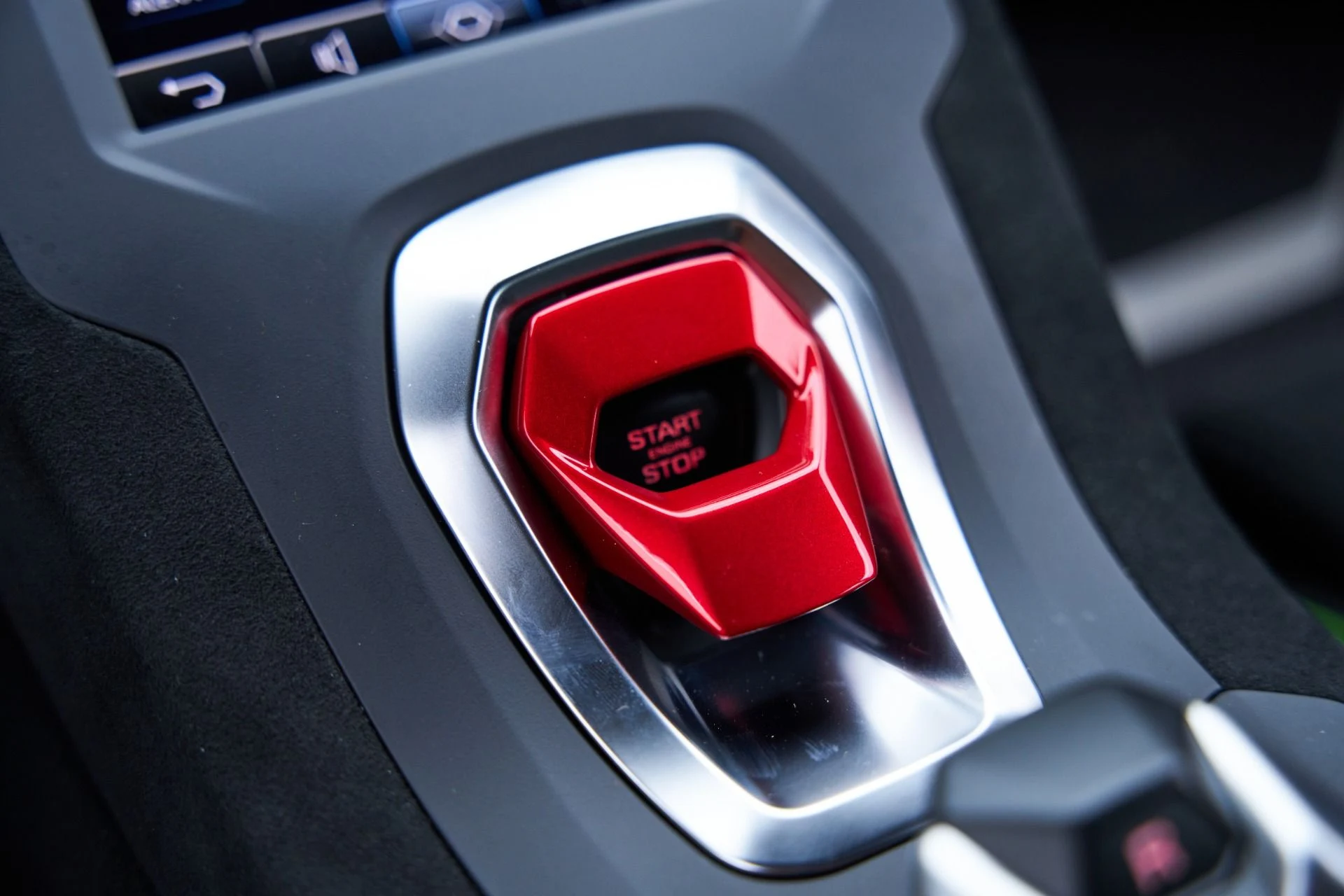 mph084_3039152859_Used_2024_Lamborghini_Huracan_STO_Base_1793231517_70f4d78dee