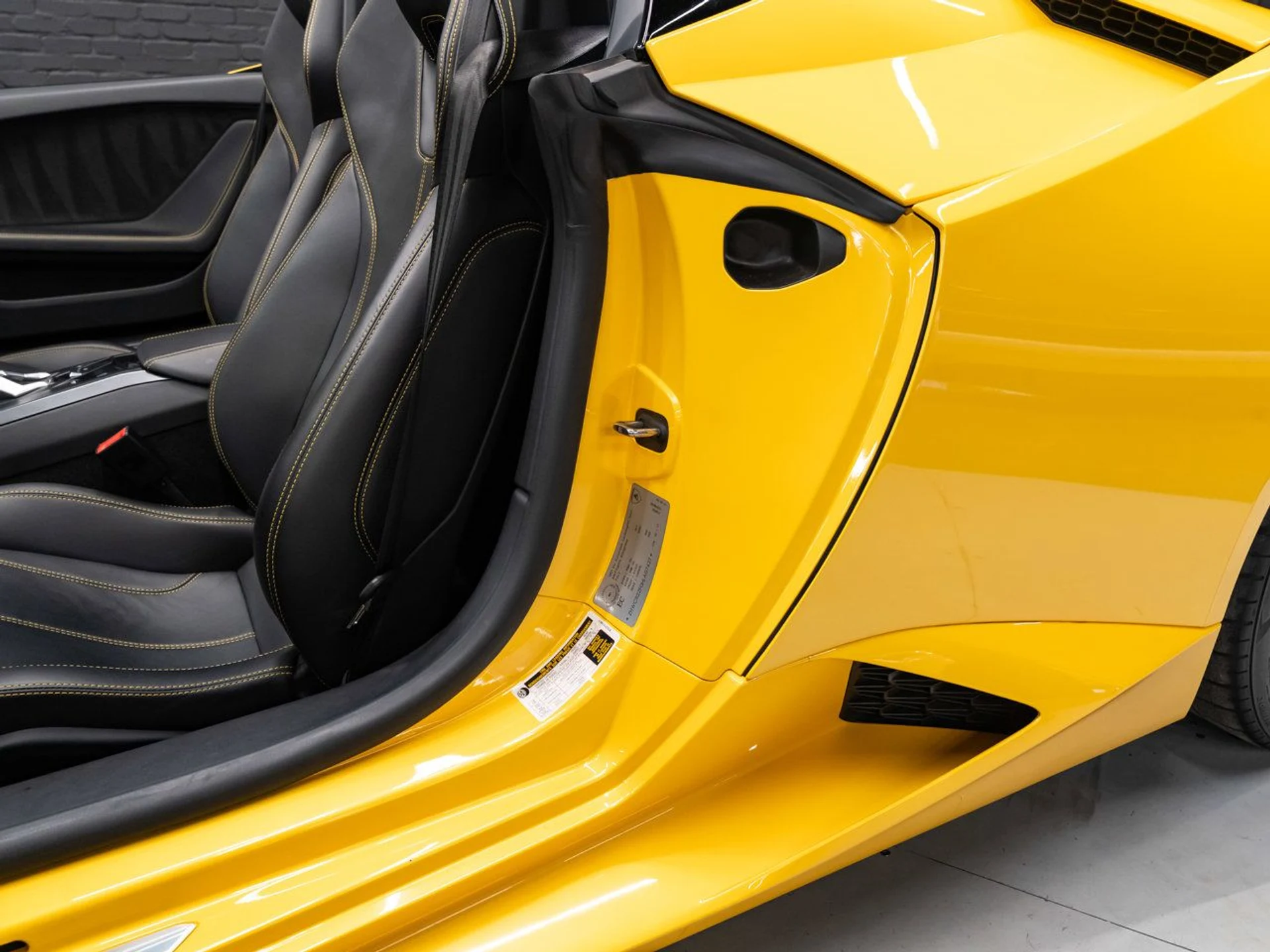 mph084_3089163026_lamborghini_huracan_2017_ac3e6904bc