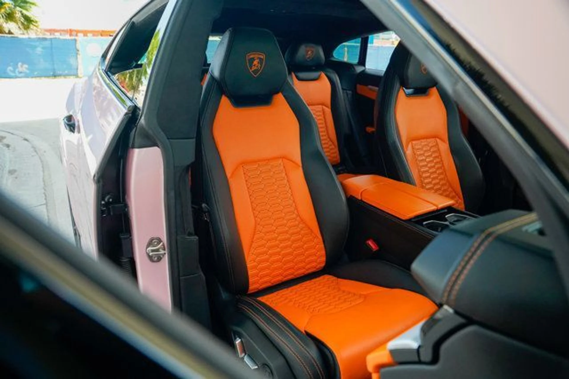 mph084_3133815846_used_2021_lamborghini_urus_awd_14354_22713615_85_640_1def0a0b42