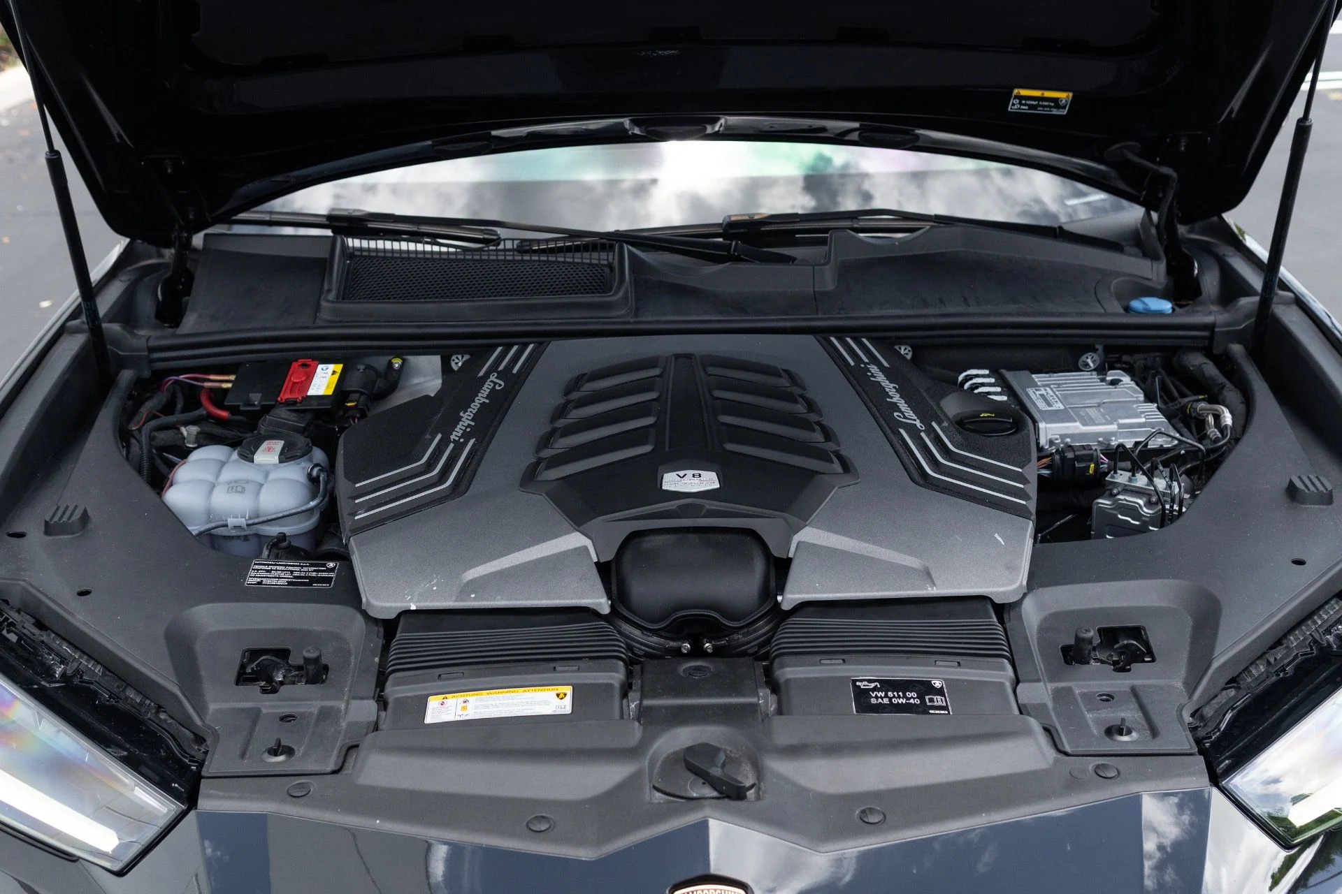 mph084_3142120115_Used_2022_Lamborghini_Urus_1776127481_1fb330ee36