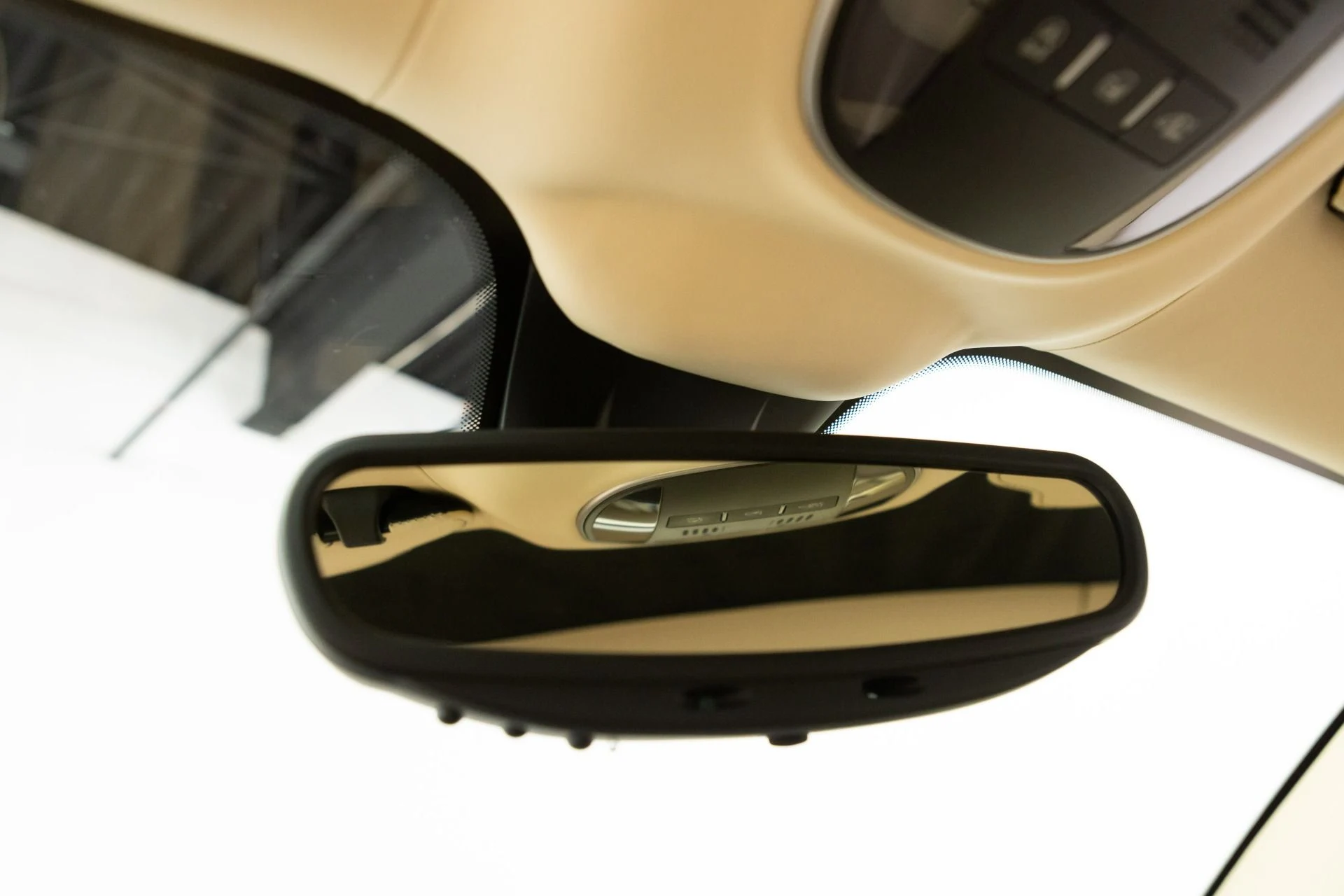 mph084_3167949329_Used_2018_Ferrari_812_Superfast_1775055143_b7af7bc694