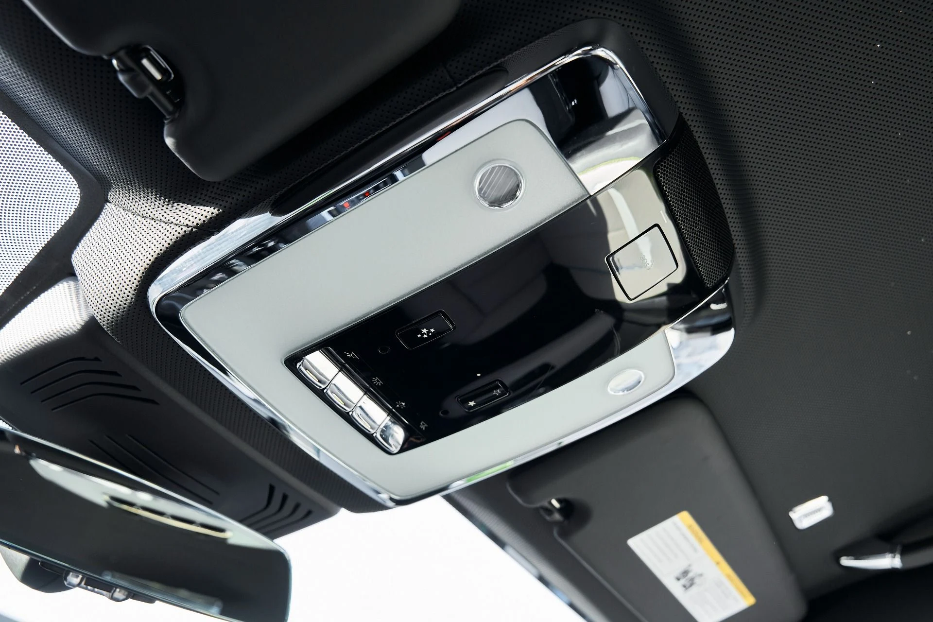 mph084_3376058073_Used_2025_Rolls_Royce_Ghost_Black_Badge_1769049622_2e8dafeb22