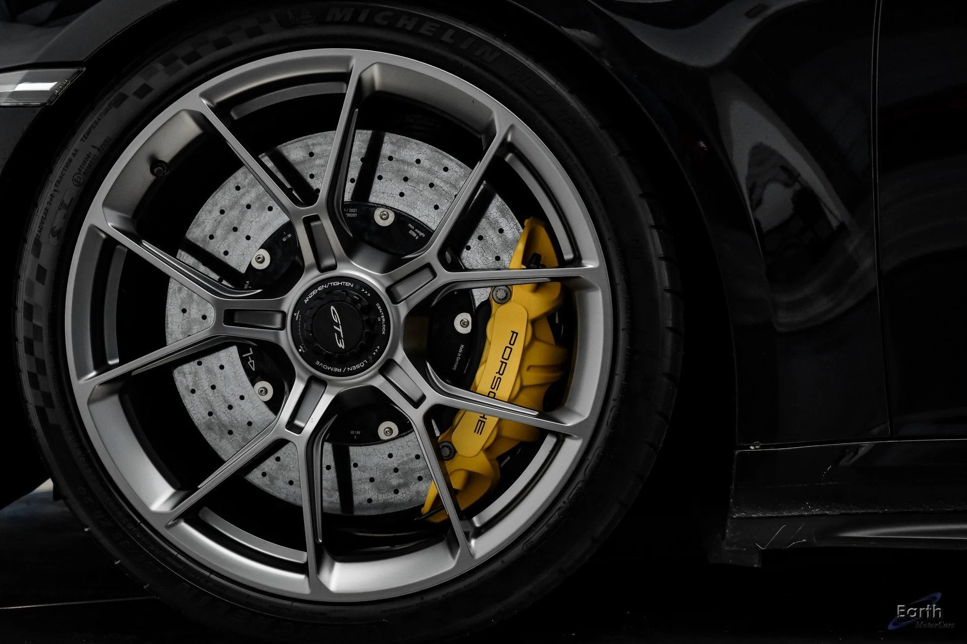 mph084_3398429373_142e19cd9db9314218ea695f6252d805x_918b0b6267