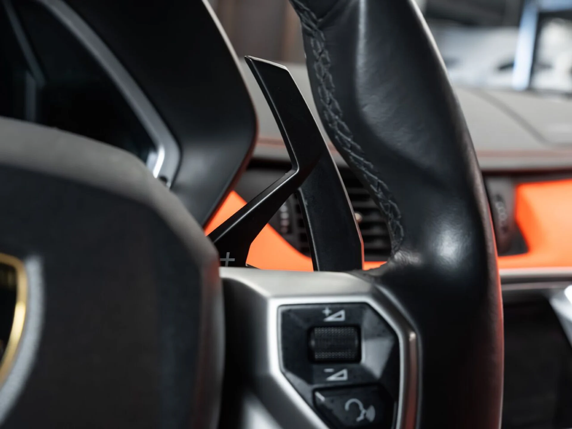 mph084_3502557515_lamborghini_aventador_2015_732d6beee6