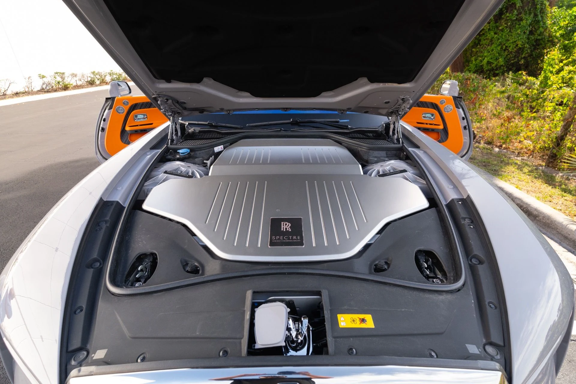 mph084_3502644141_Used_2024_Rolls_Royce_Spectre_1772250917_d9b562194b