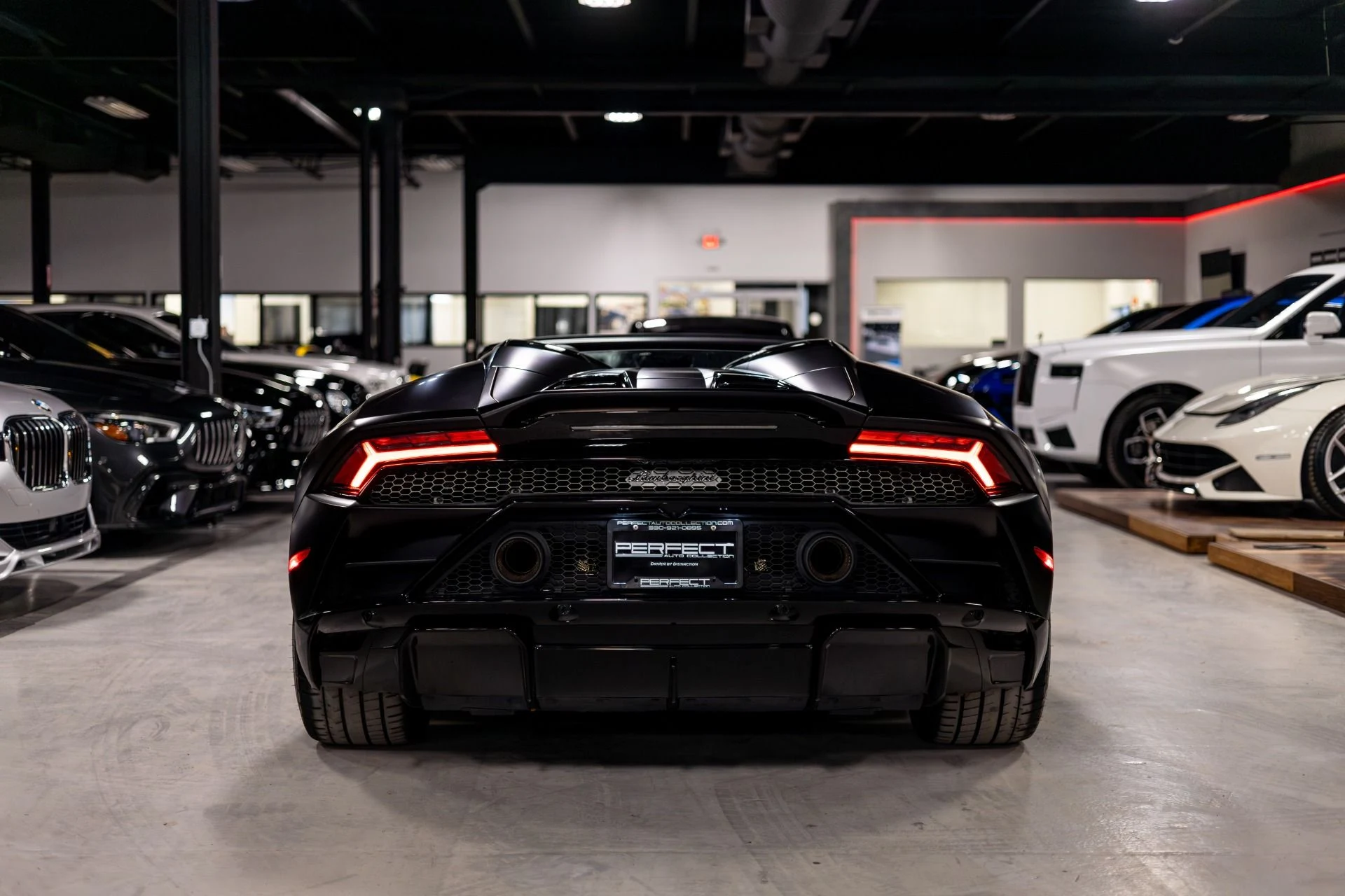 mph084_3684850445_Used_2021_Lamborghini_Huracan_EVO_1773475781_5f7f0370cb