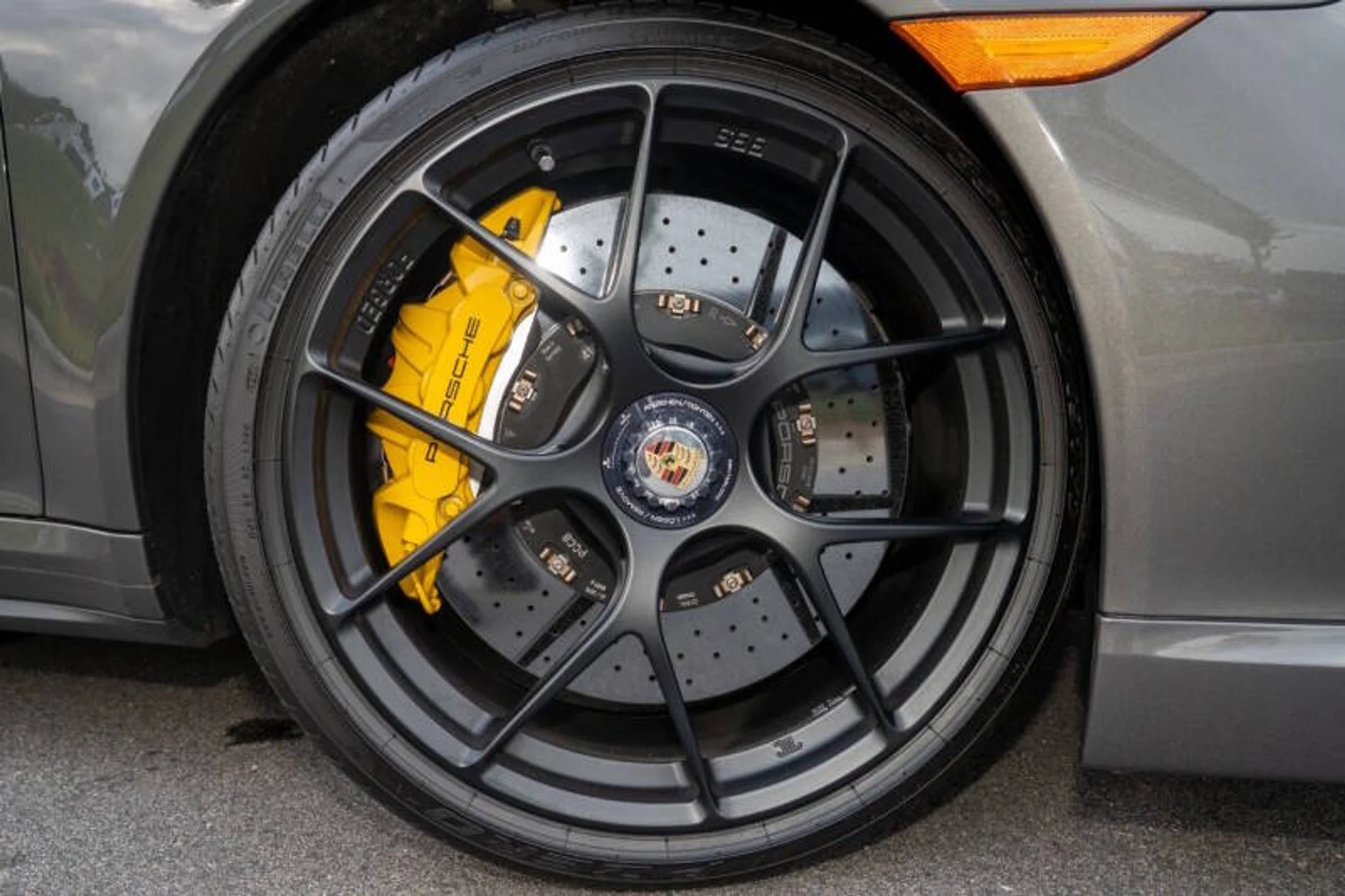 mph084_3779531595_2016_porsche_911_turbo_s_awd_2dr_coupe_141ff95c98