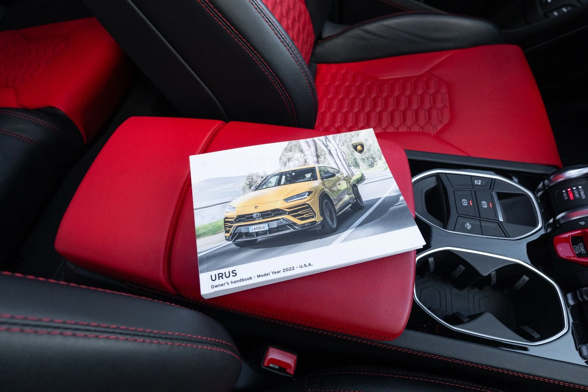 mph084_3853289215_Used_2022_Lamborghini_Urus_1778780626_2786654a82