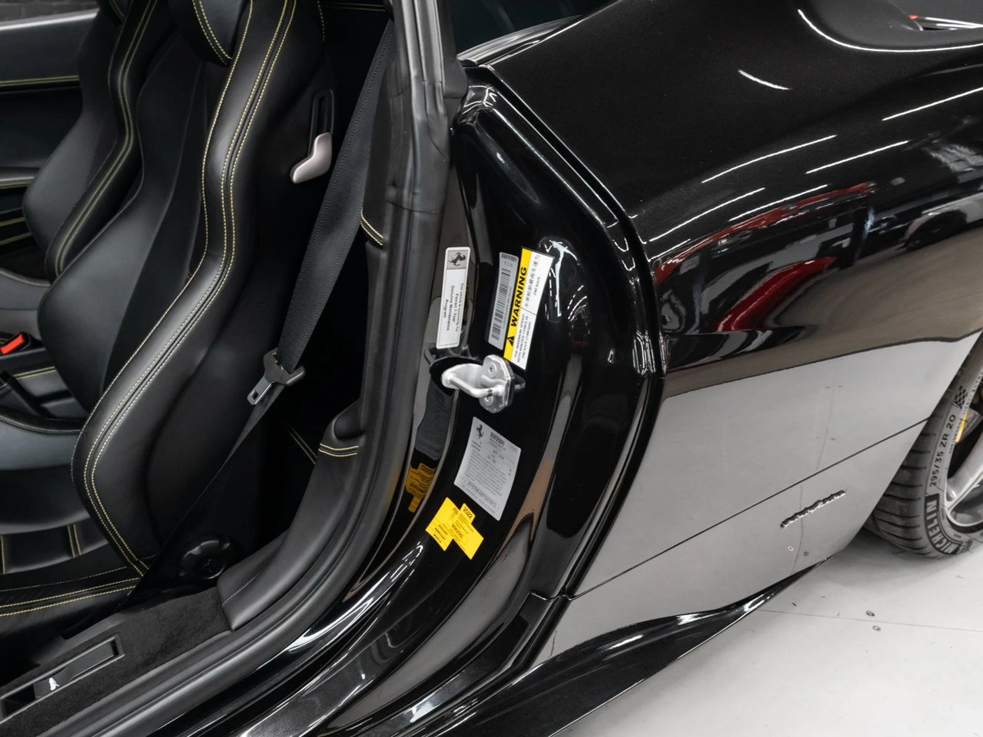 mph084_3929558075_ferrari_458_italia_2015_7fe72cc281