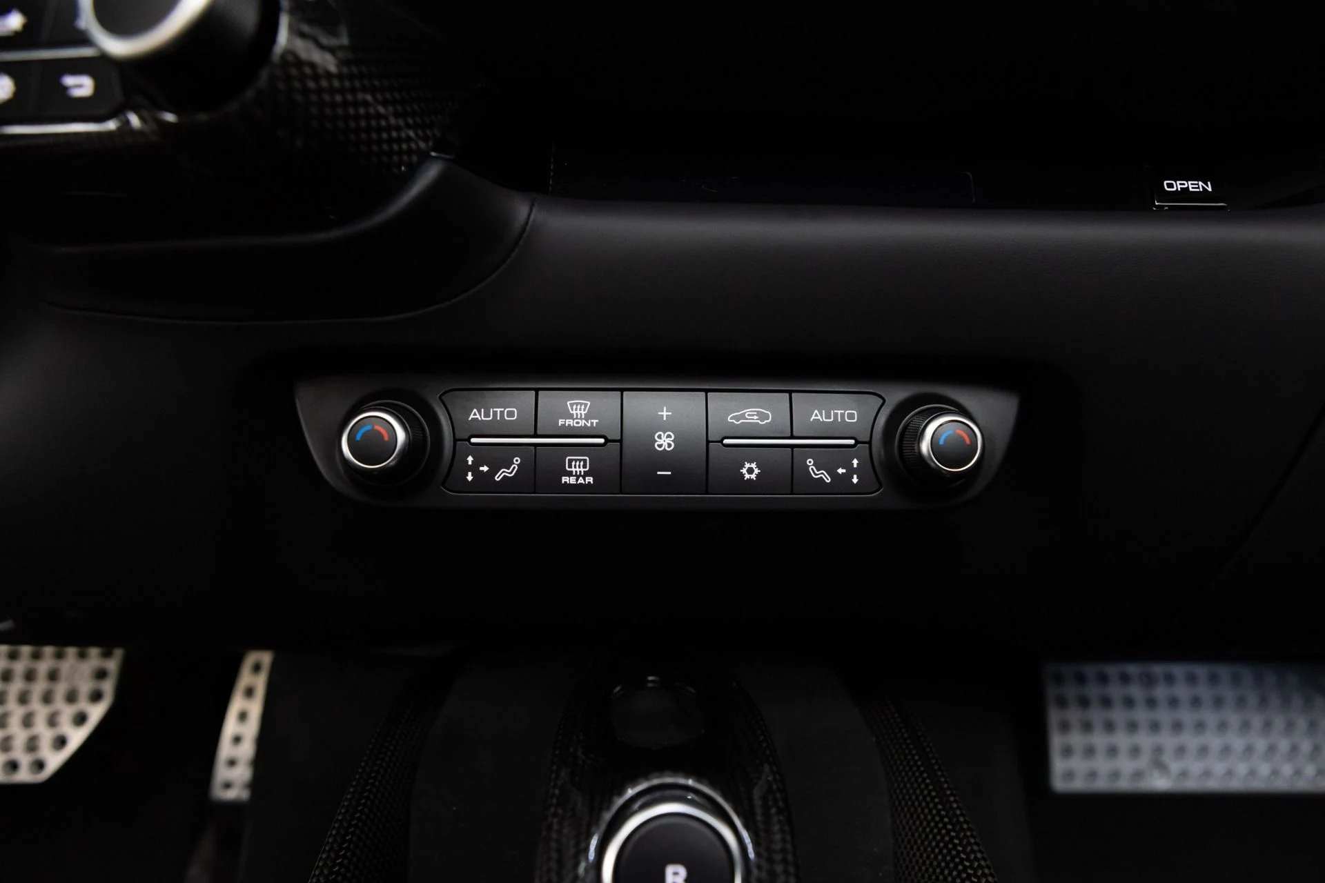 mph084_4111537180_Used_2021_Ferrari_812_GTS_1778696353_c1dec18bcb