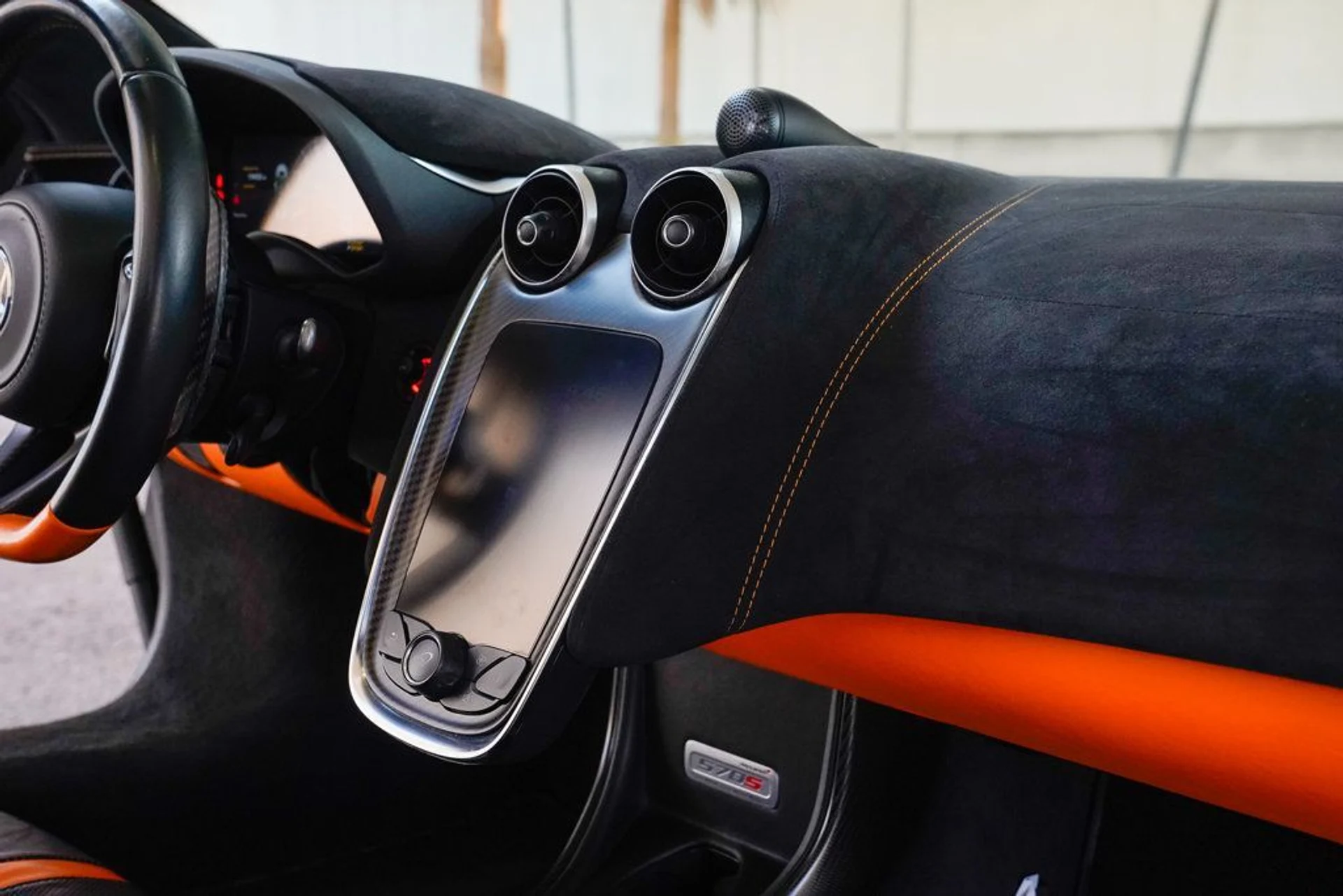 mph084_4162424729_used_2018_mclaren_570s_spider_14354_22891400_85_1024_6b6972fe9f