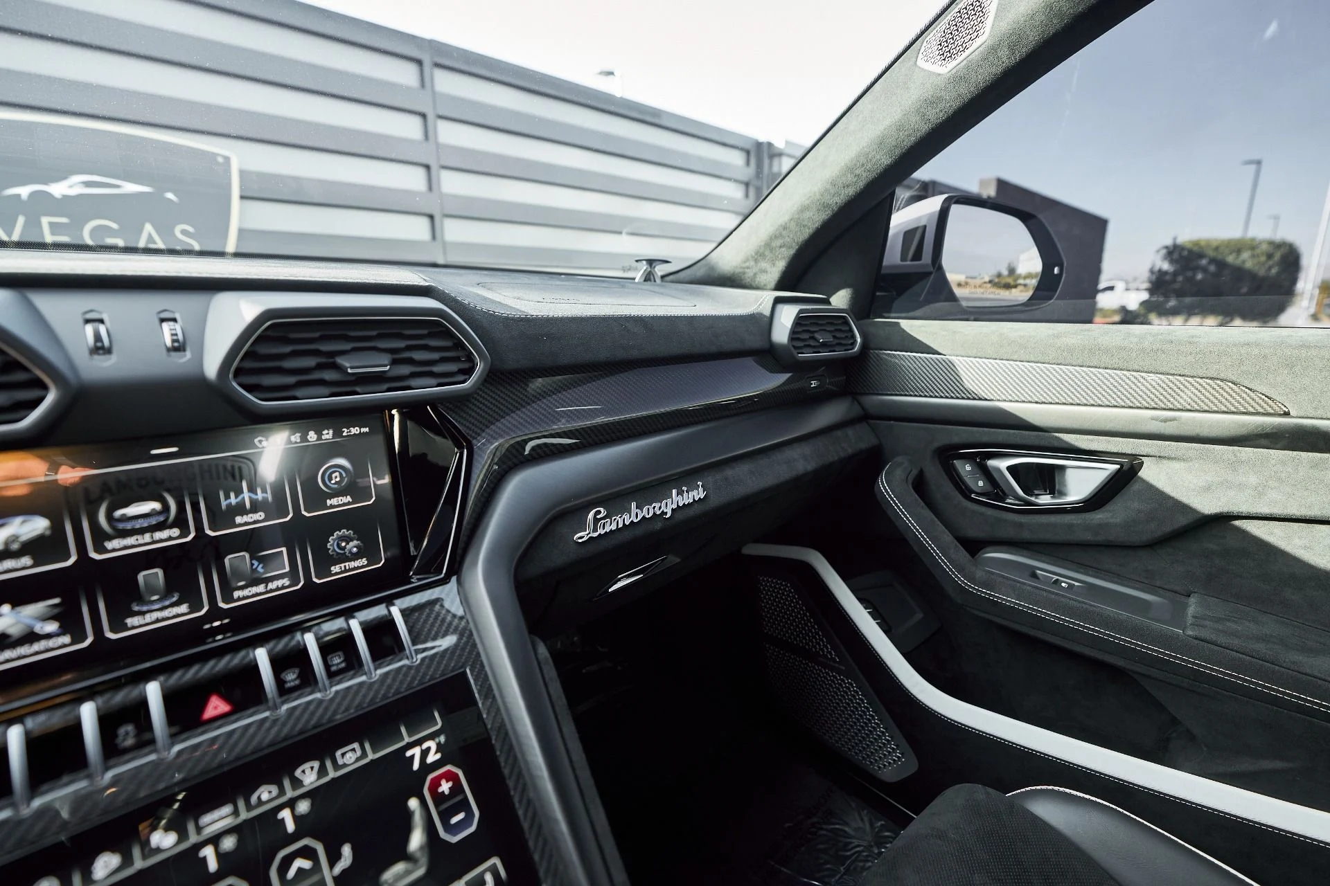 mph084_4167640024_Used_2024_Lamborghini_Urus_Performante_1764730786_44ad149cda