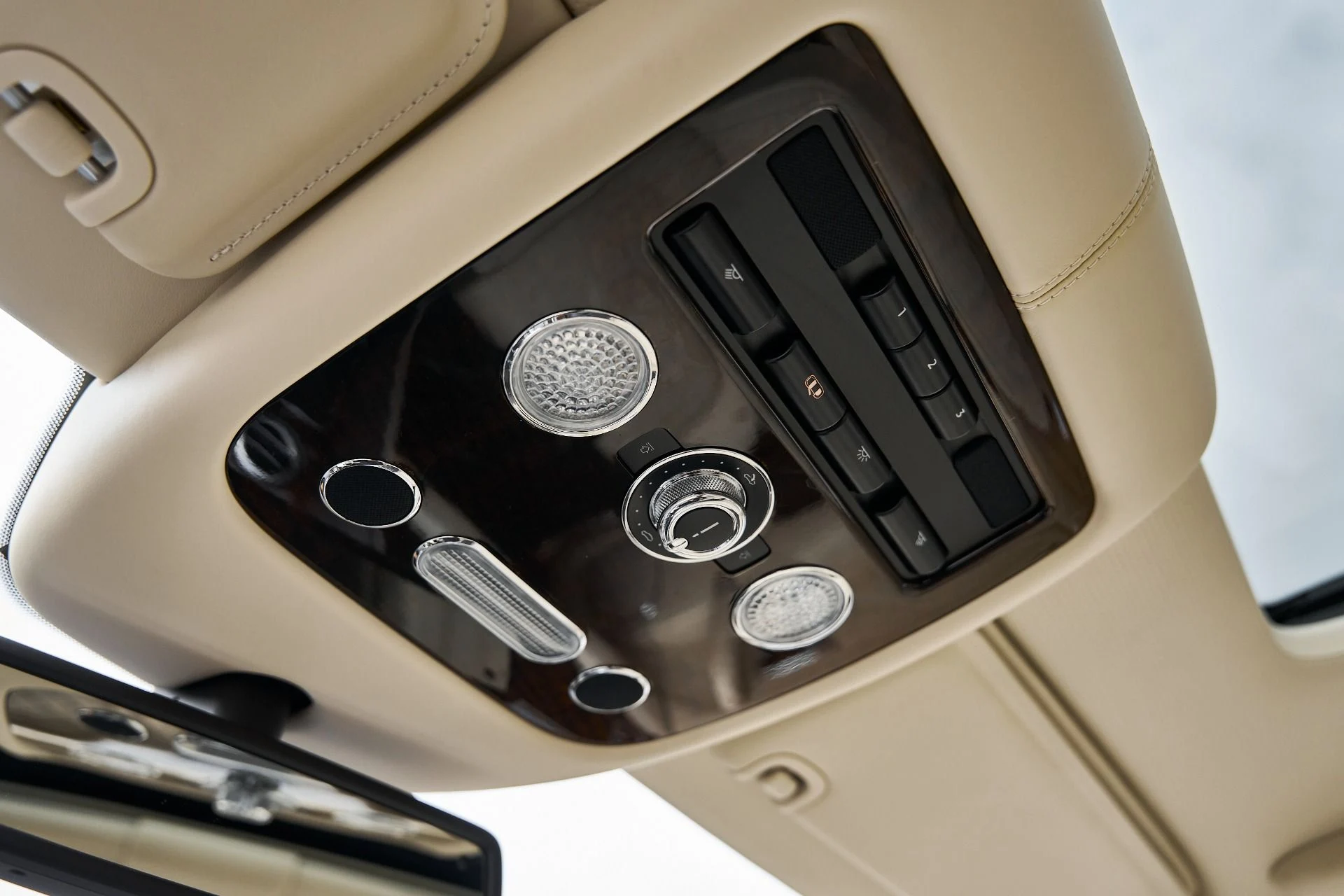 mph084_4279022744_Used_2015_Bentley_Flying_Spur_V8_1769278462_d8231fd0e1