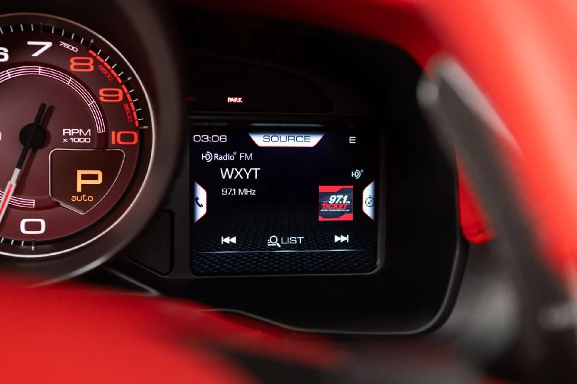 mph084_508400808_Used_2021_Ferrari_F8_Spider_0a7f9358e6