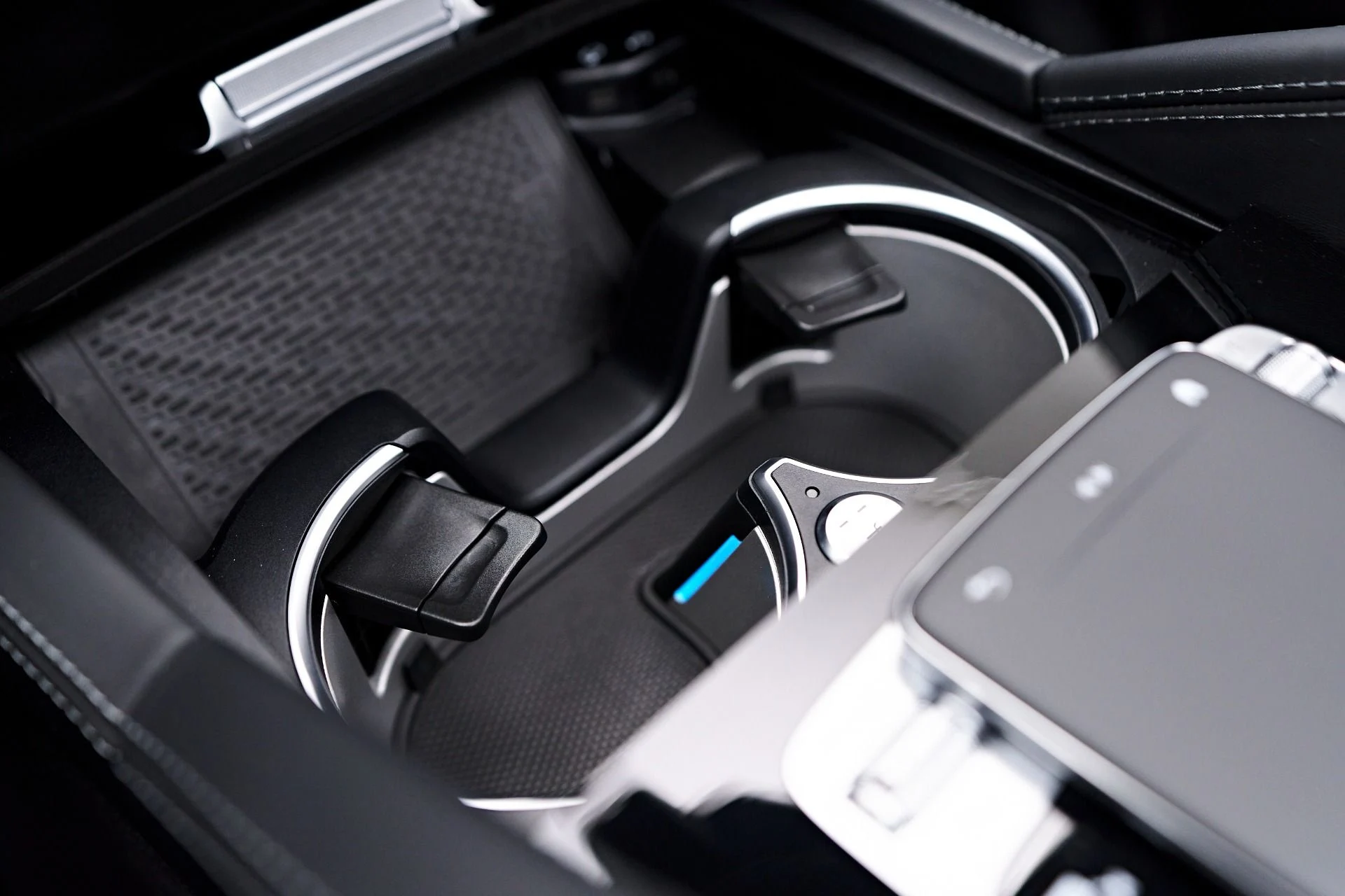 mph084_585142448_Used_2023_Mercedes_Benz_GLS_Maybach_GLS_600_1762799282_af873e8aa9