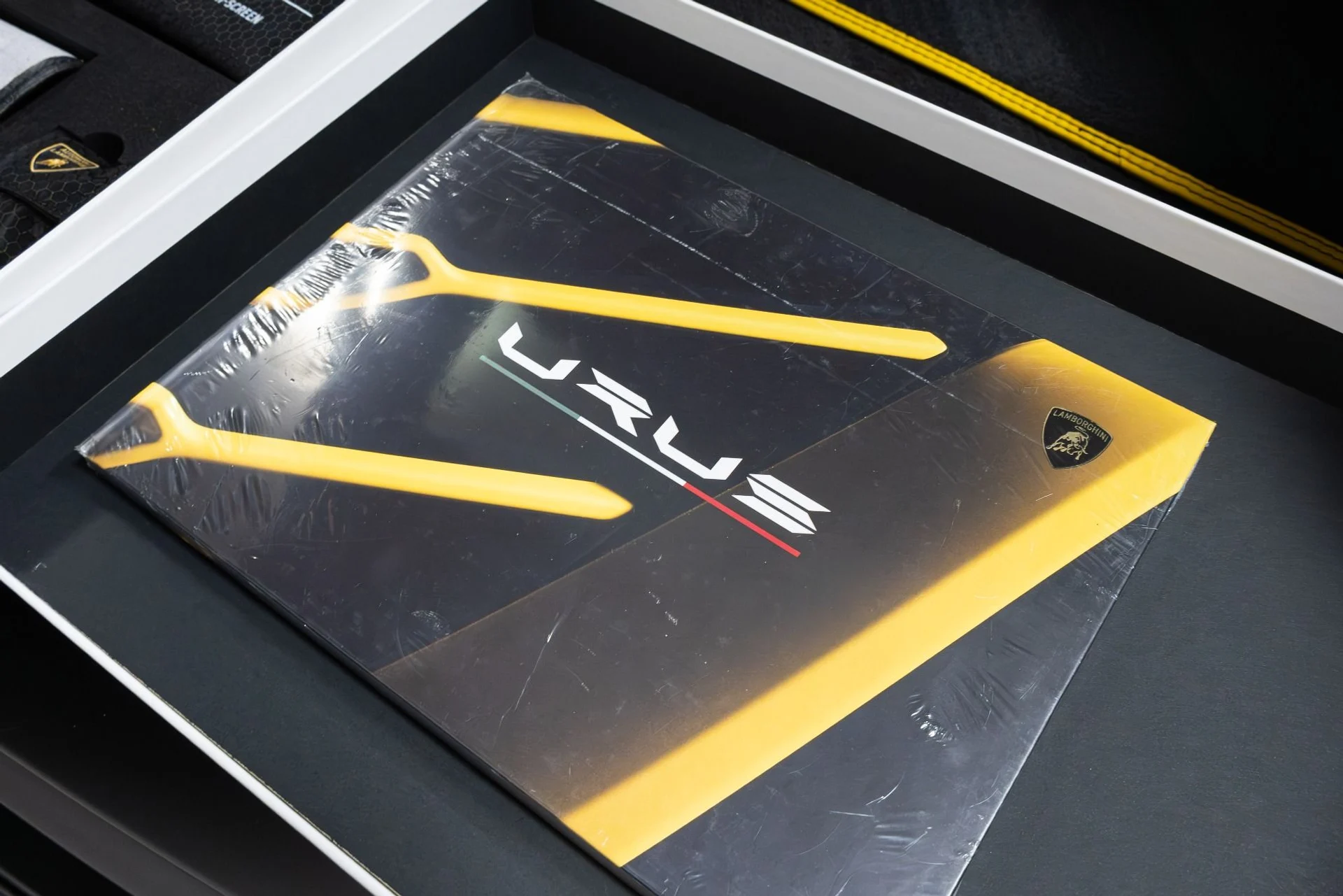 mph084_917826382_Used_2022_Lamborghini_Urus_Graphite_Capsule_1775757245_a9e845da70