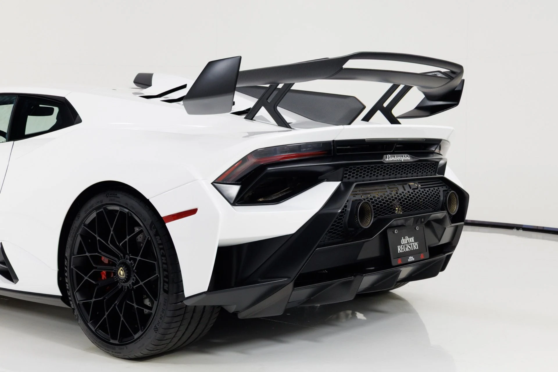 mph085_1117069582_Used_2021_Lamborghini_Huracan_STO_1789754442_02e248577e