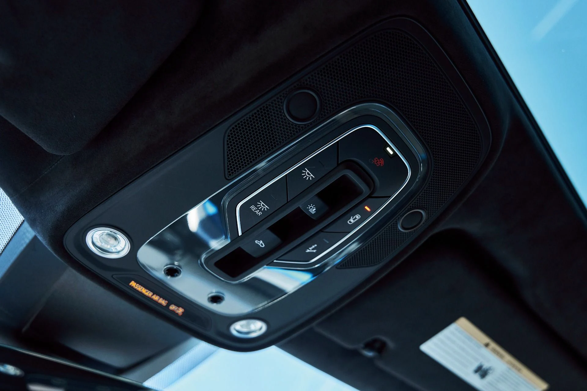 mph085_1141877483_Used_2024_Lamborghini_Urus_S_1775866822_7b00df77dc