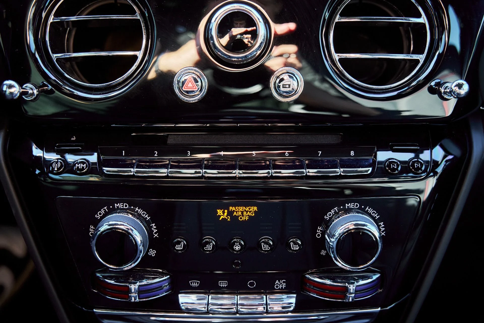 mph085_1156997825_Used_2024_Rolls_Royce_Phantom_Base_1770700183_df06e77c08