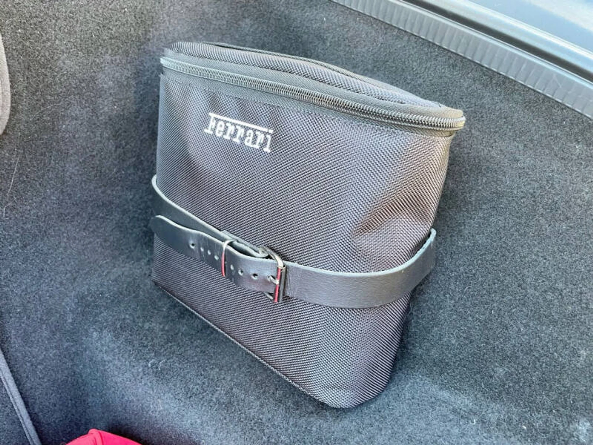 mph085_1207554925_2013_ferrari_458_spider_base_2dr_convertible_9051bf5da8