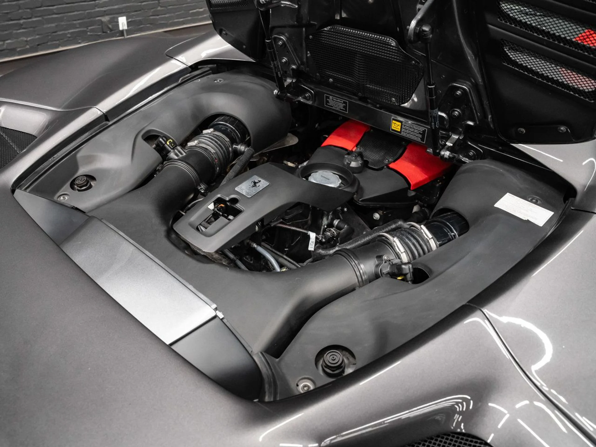 mph085_1221003953_ferrari_f8_spider_2021_8b0c2588e6