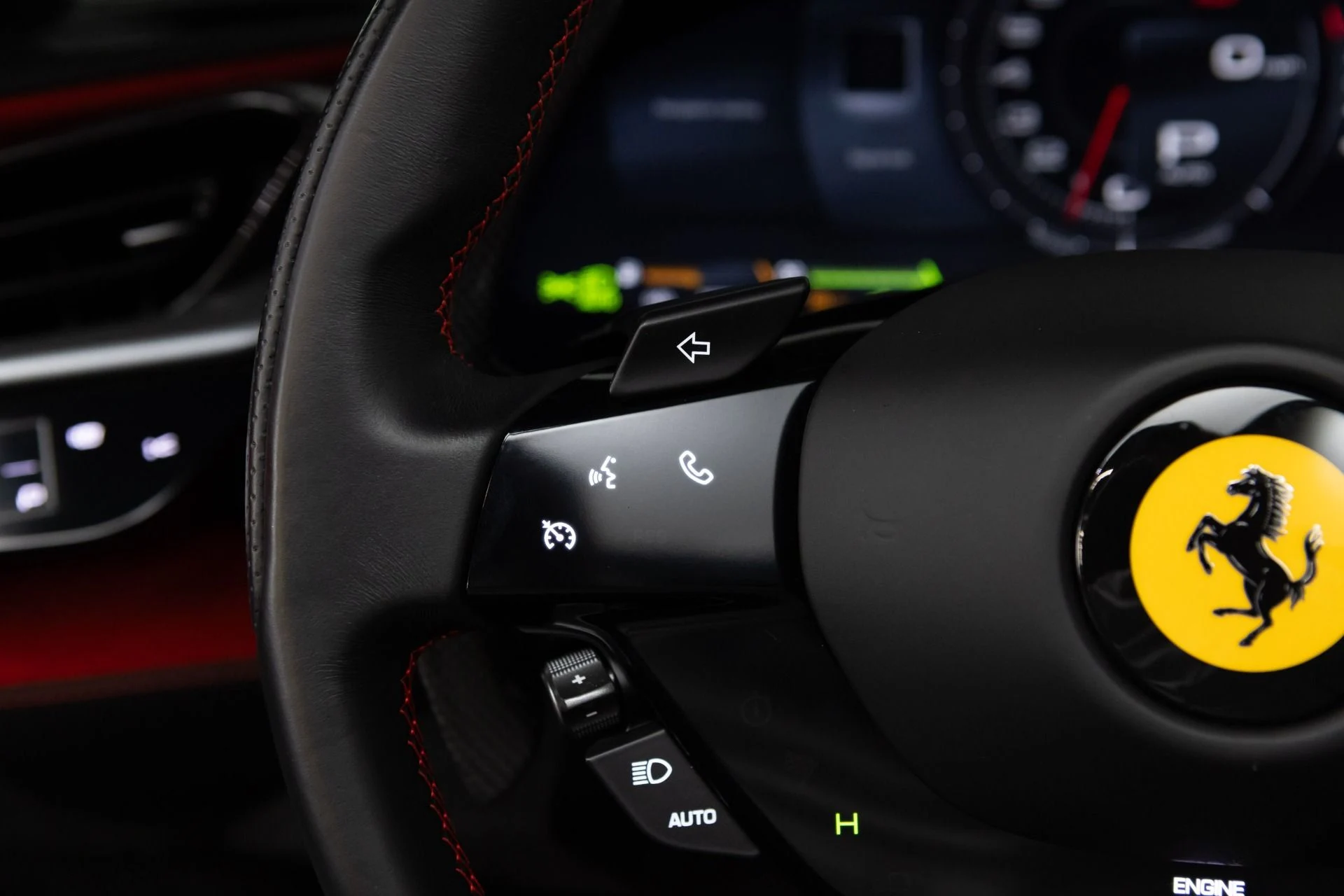 mph085_1534444142_Used_2022_Ferrari_SF_90_Spider_1774535905_e1b2521595