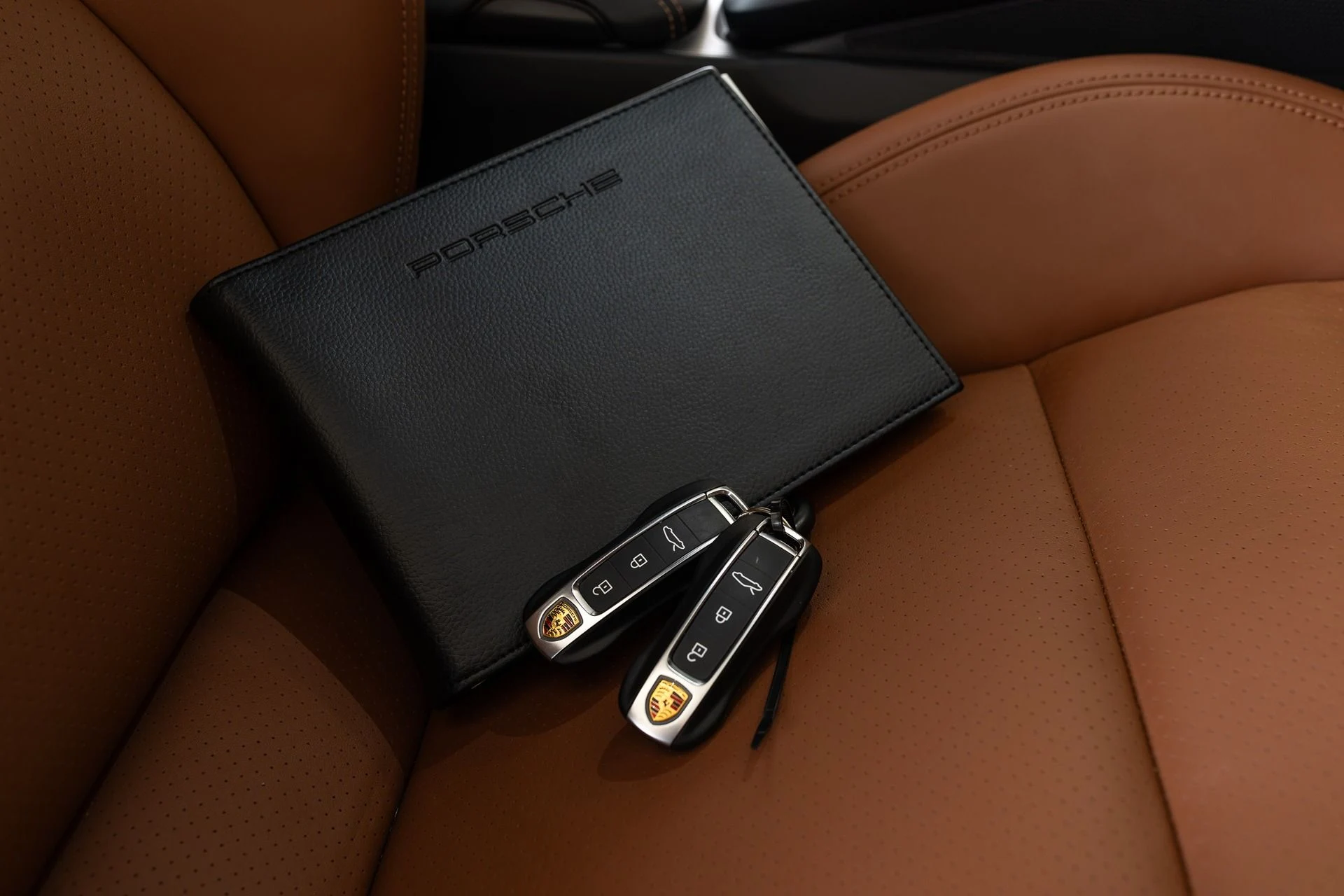 mph085_1534695288_Used_2022_Porsche_911_GT_3_Touring_1788908951_03b3c88f0d