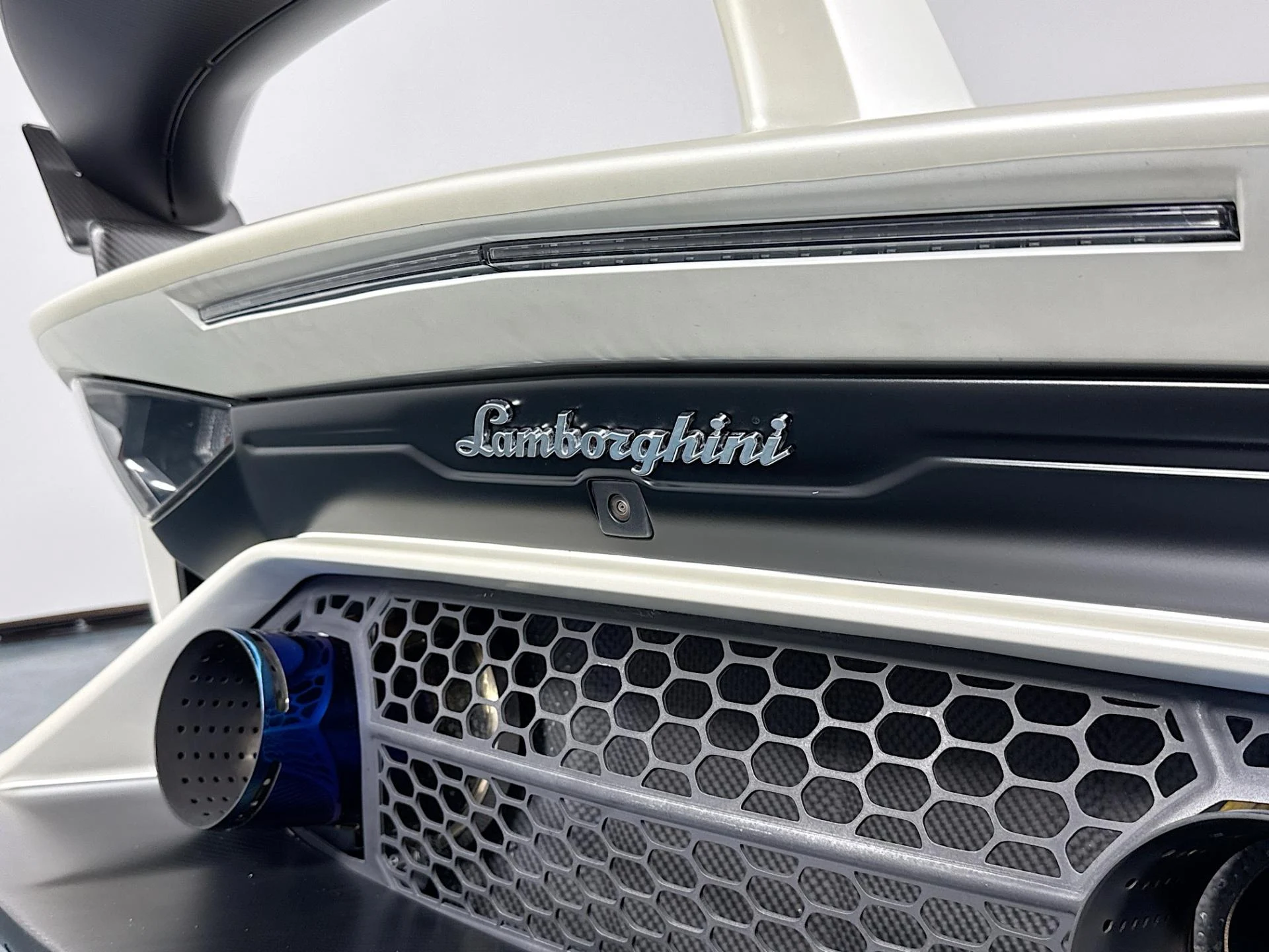 mph085_1734818382_Used_2020_Lamborghini_Aventador_LP_770_4_SVJ_Roadster_1785777176_e4d990d750