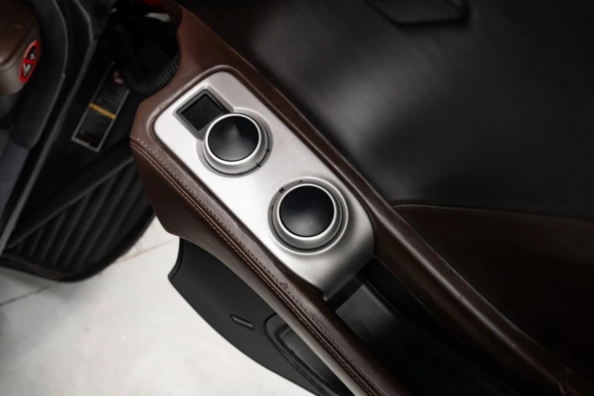 mph085_1736946175_mclaren_mp4_12c_2014_4af51c212b