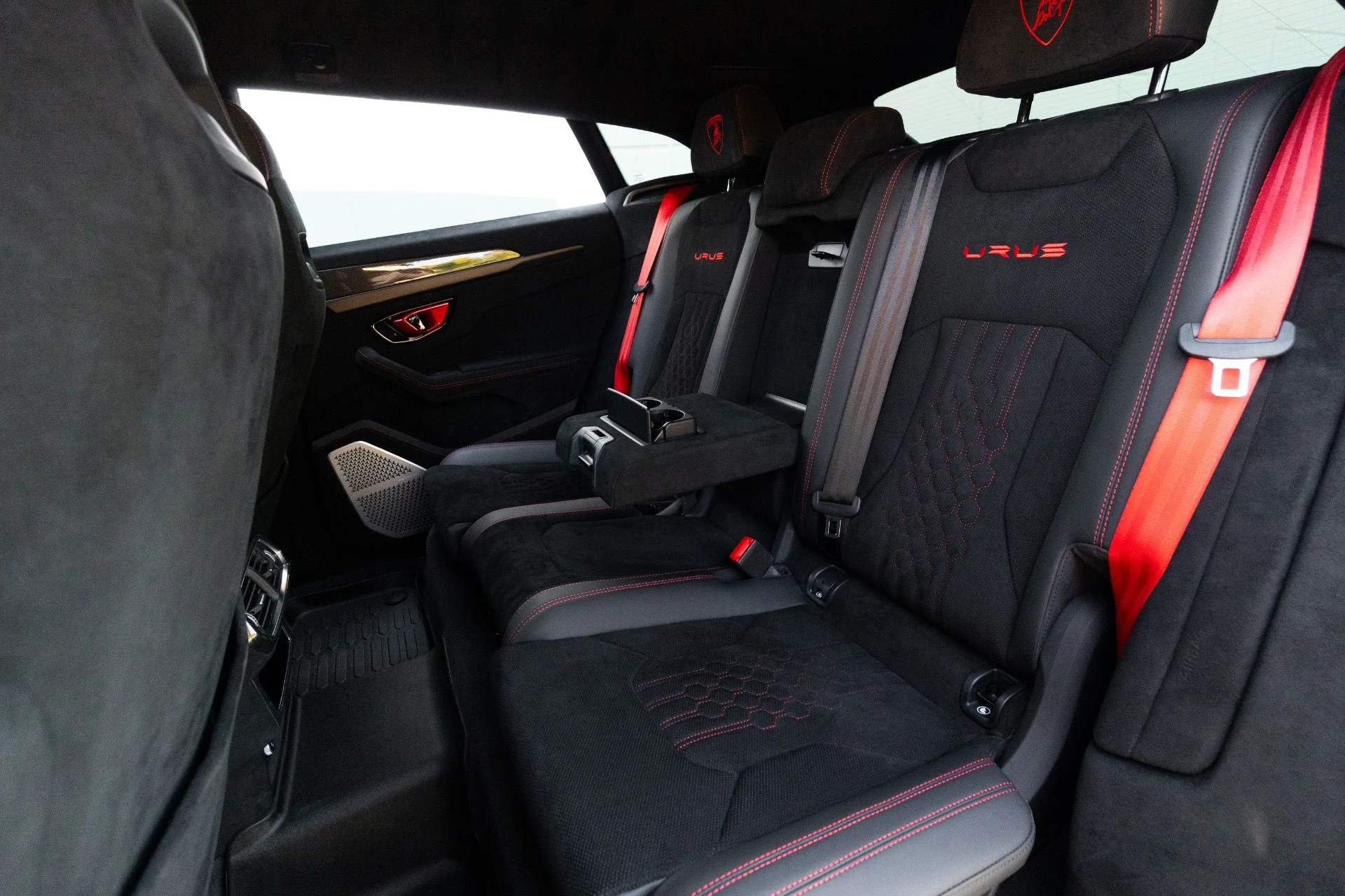 mph085_1908737254_Used_2024_Lamborghini_Urus_Performante_1770940170_56c7e18bed