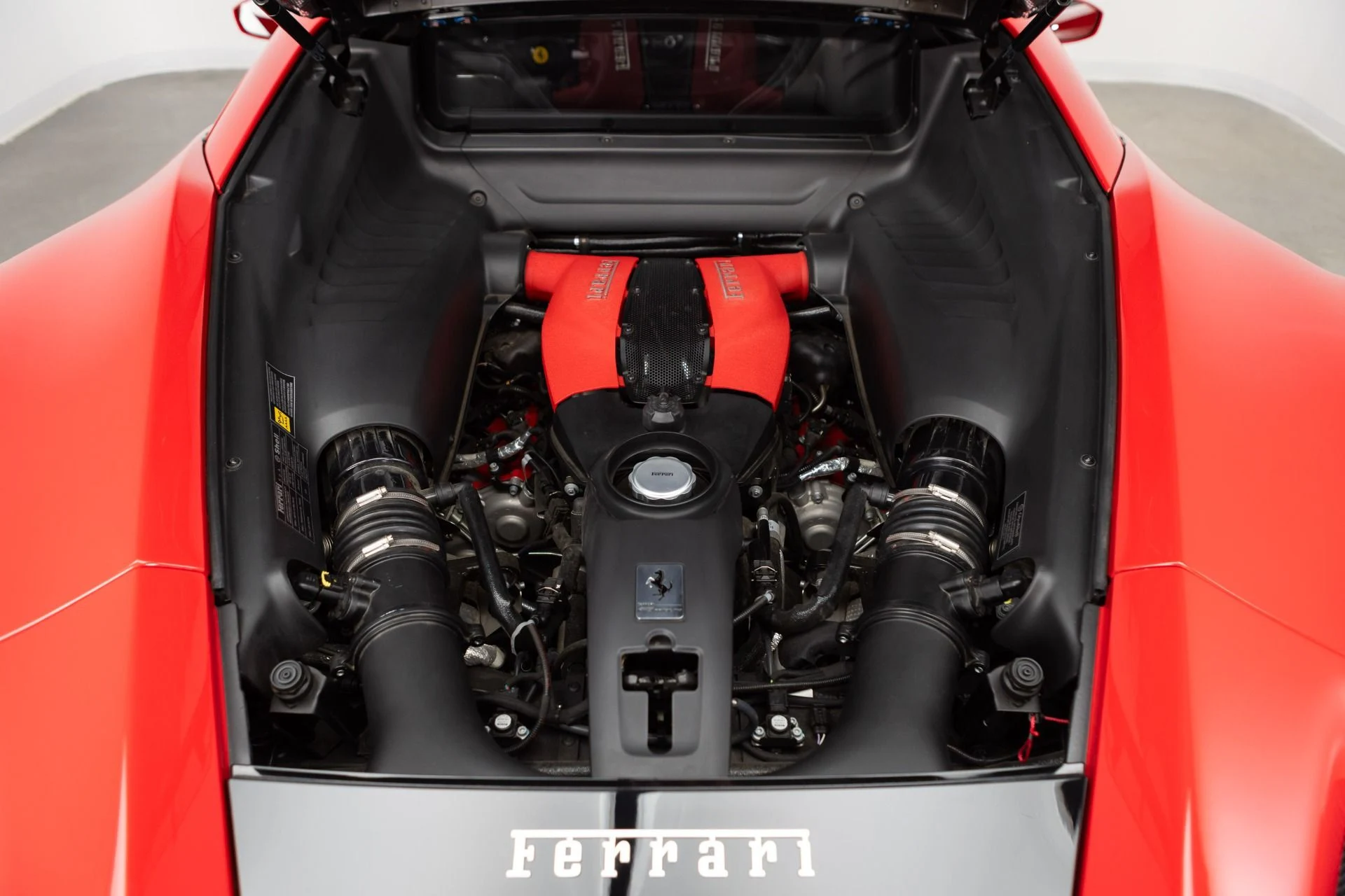 mph085_1962042476_Used_2020_Ferrari_F8_Tributo_1773415010_841b09d50e