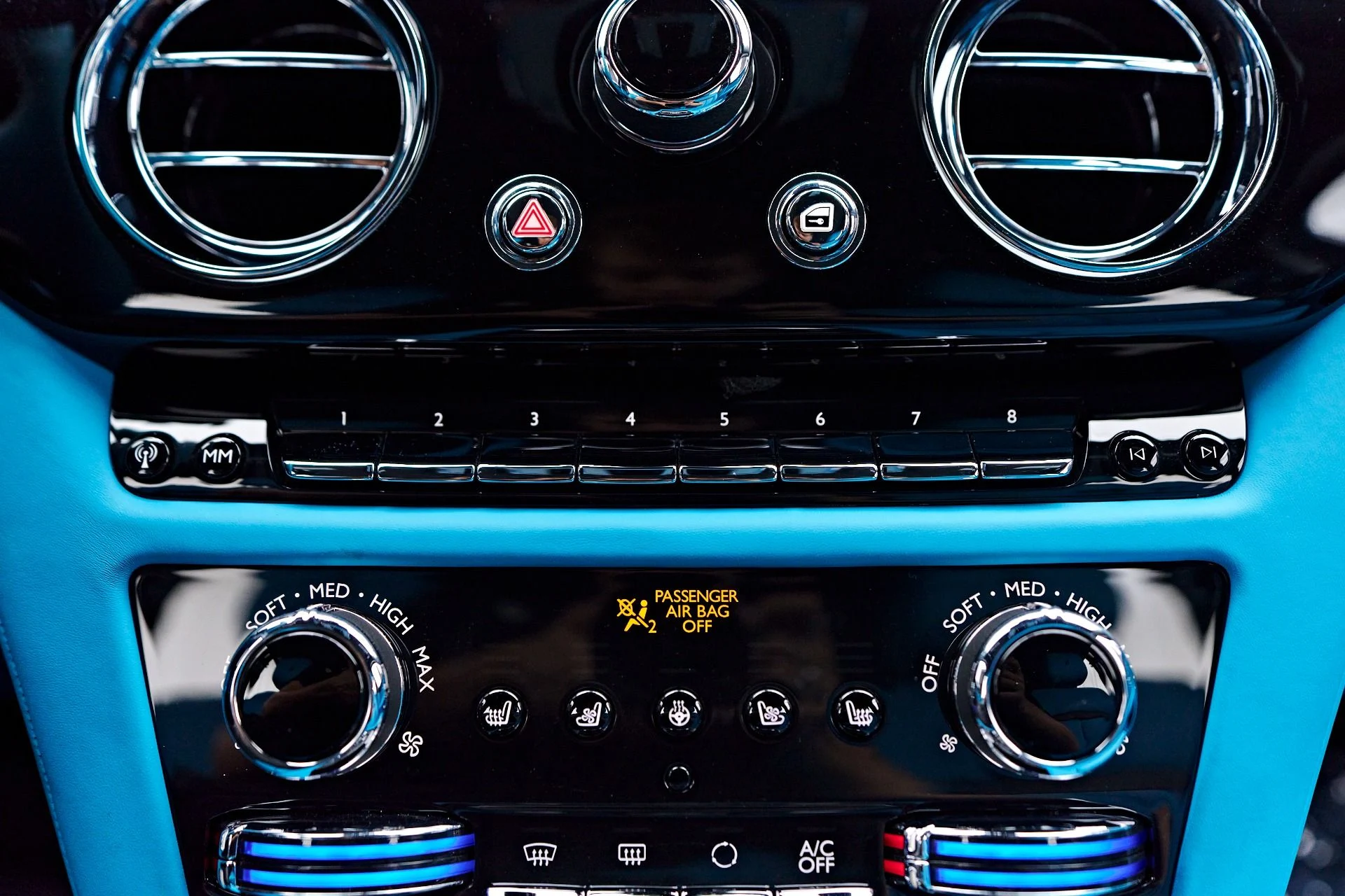 mph085_2029061326_Used_2024_Rolls_Royce_Ghost_Base_1755131984_92ff43bc16