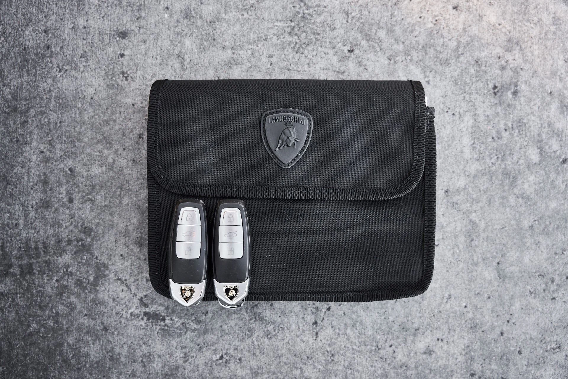 mph085_2037957773_Used_2019_Lamborghini_Urus_Base_1776301953_3b242098cb