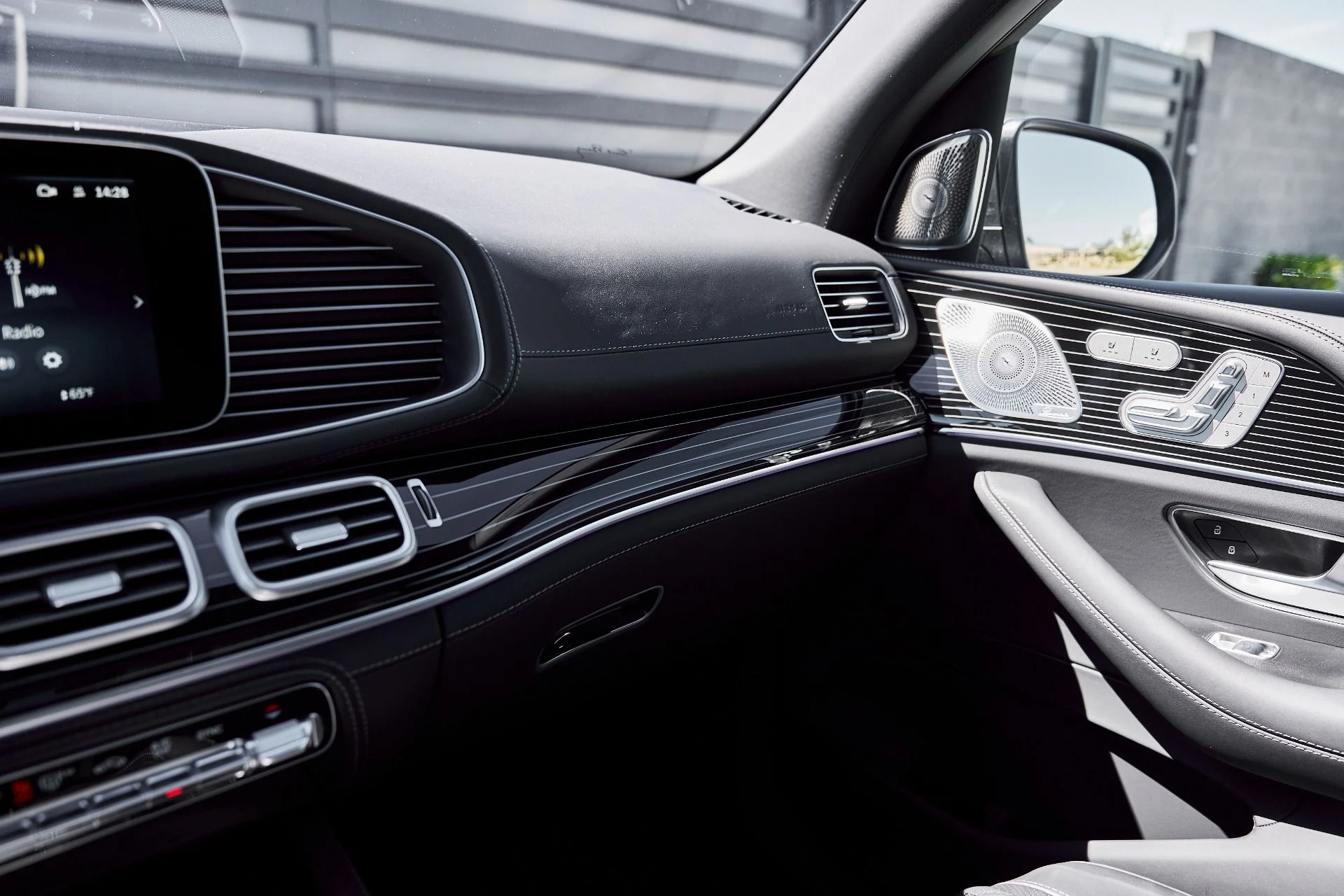 mph085_2040587719_Used_2026_Mercedes_Benz_GLS_Maybach_GLS_600_1776125356_e78742a044