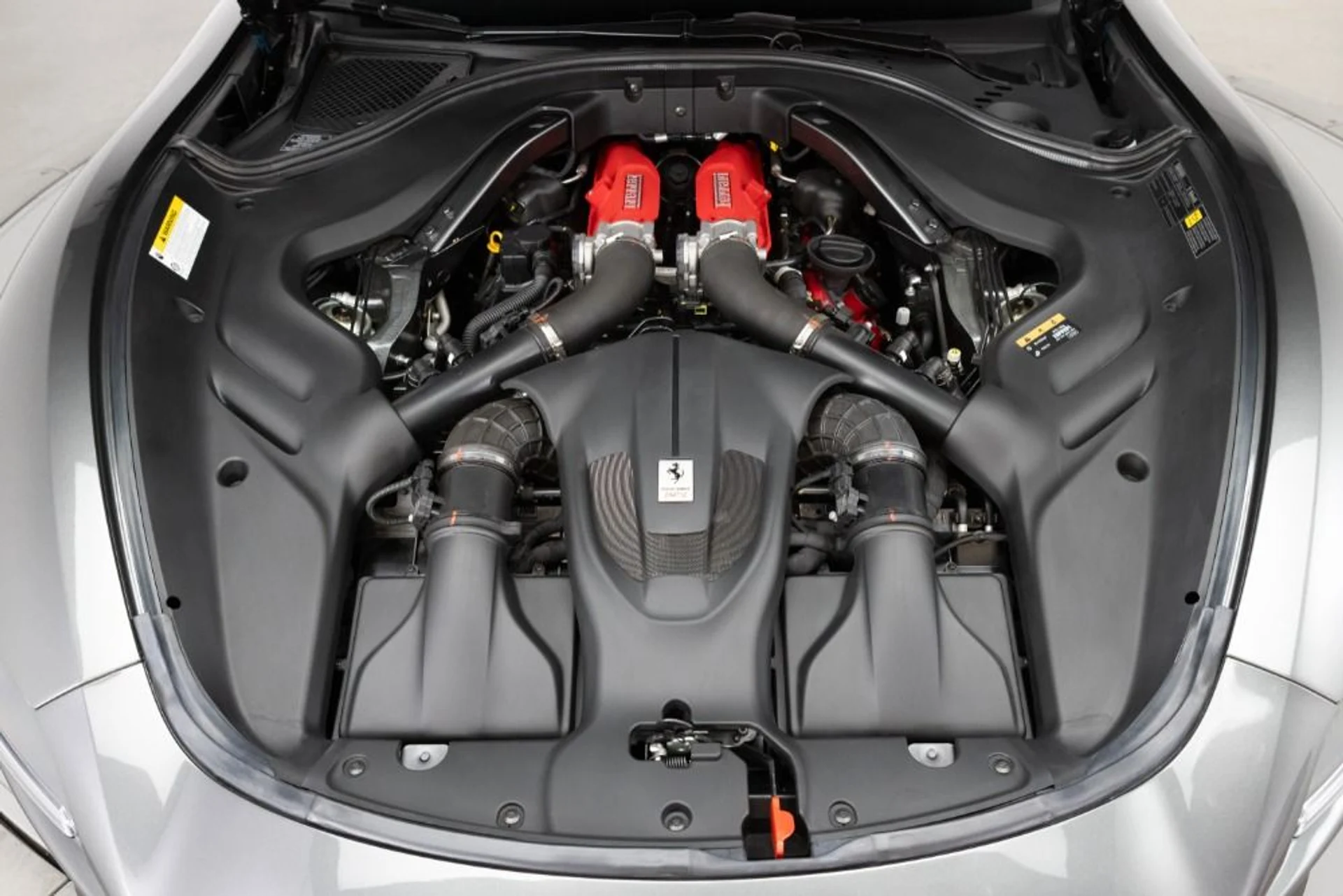 mph085_20529765_Used_2023_Ferrari_Roma_9508d71741