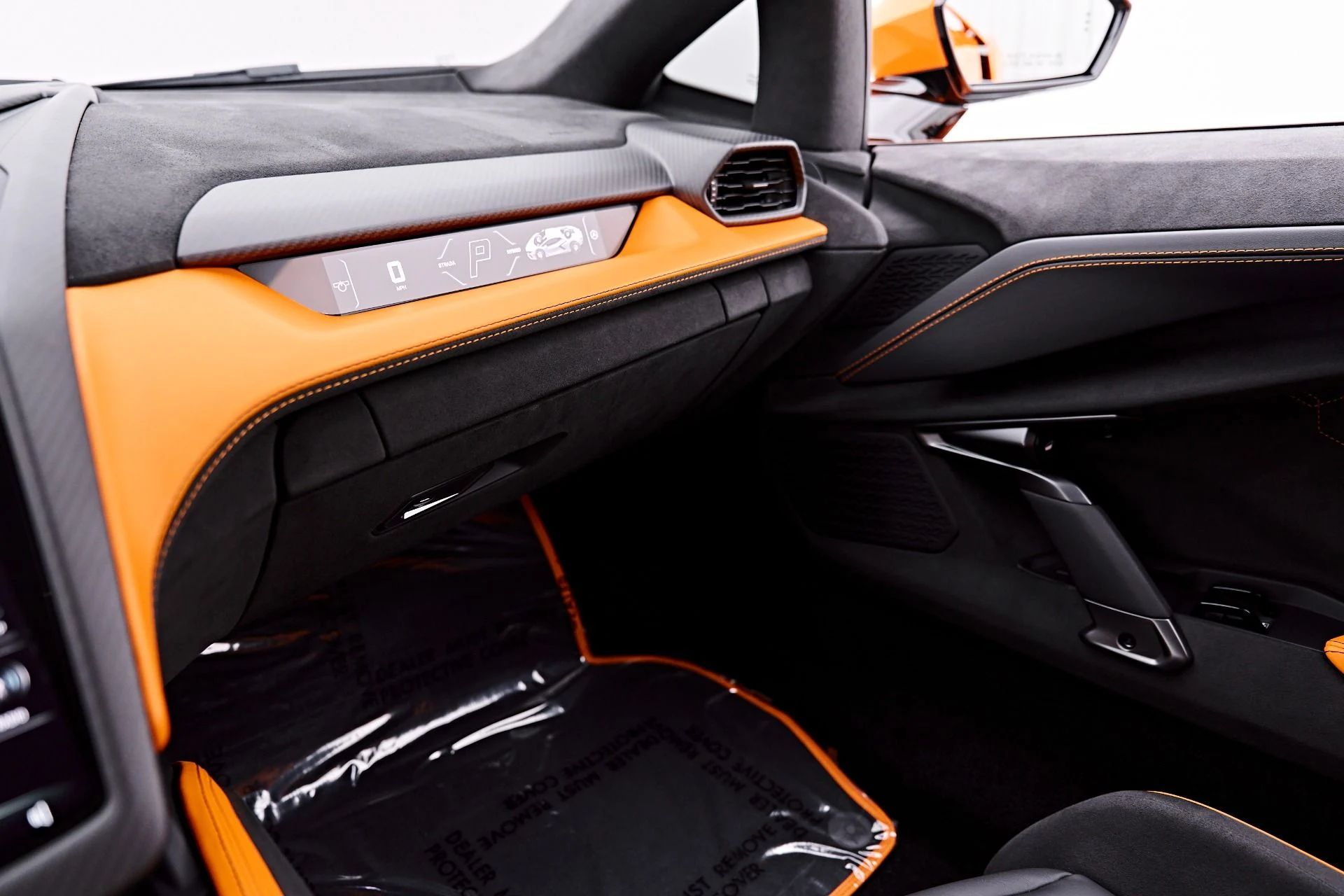 mph085_2087552969_Used_2025_Lamborghini_Revuelto_Base_1786151892_33d69641a3