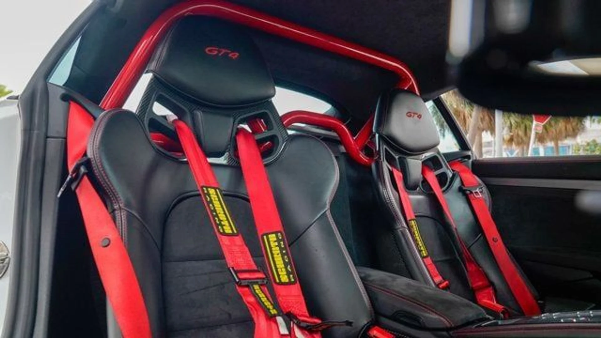 mph085_22201454_used_2020_porsche_718_cayman_gt4coupe_14354_22875819_86_640_ef1a2bb212