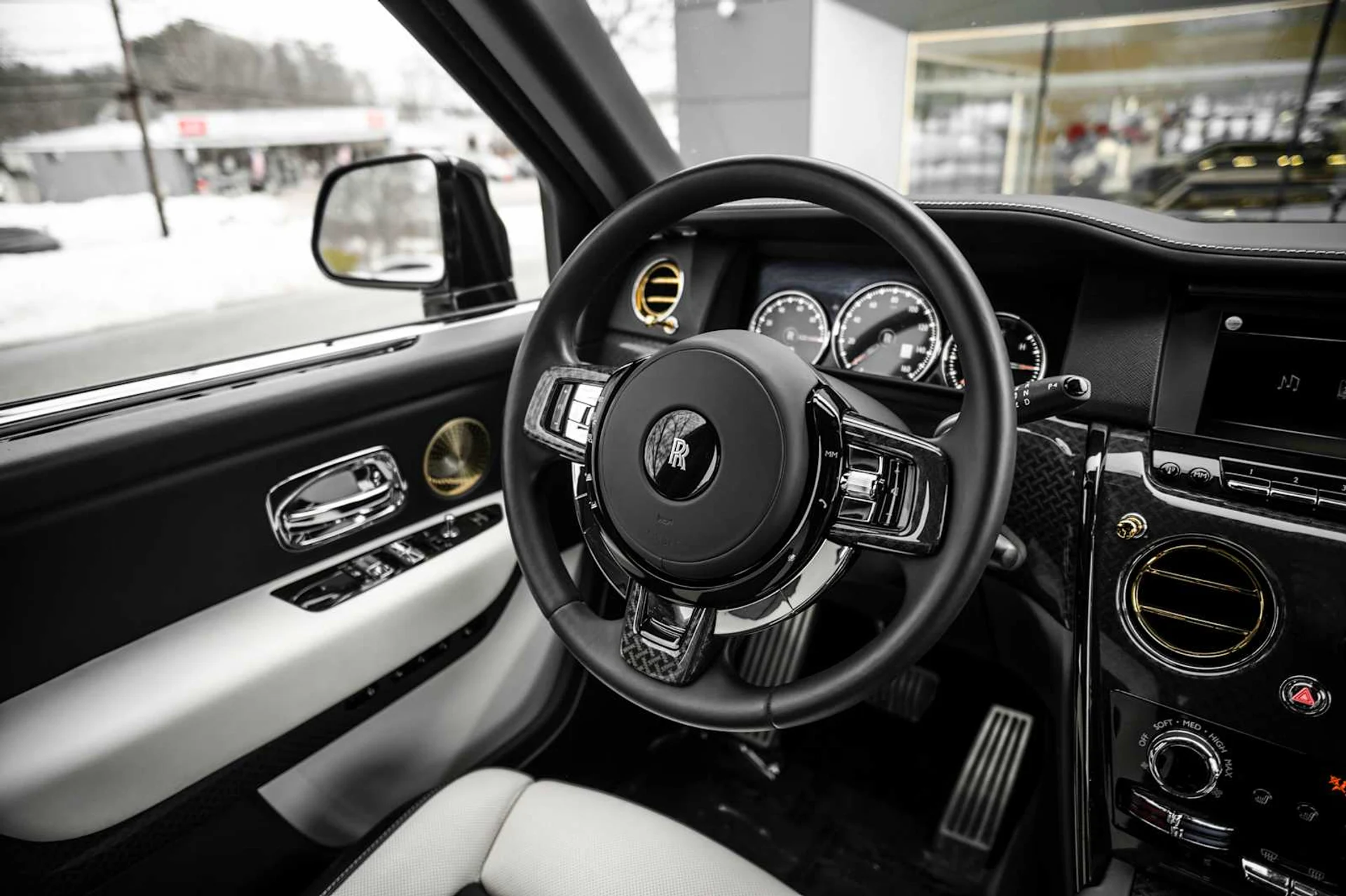 mph085_2283891859_36a6a0667fd752f30bf711f6e20360a4x_9c4b68c066