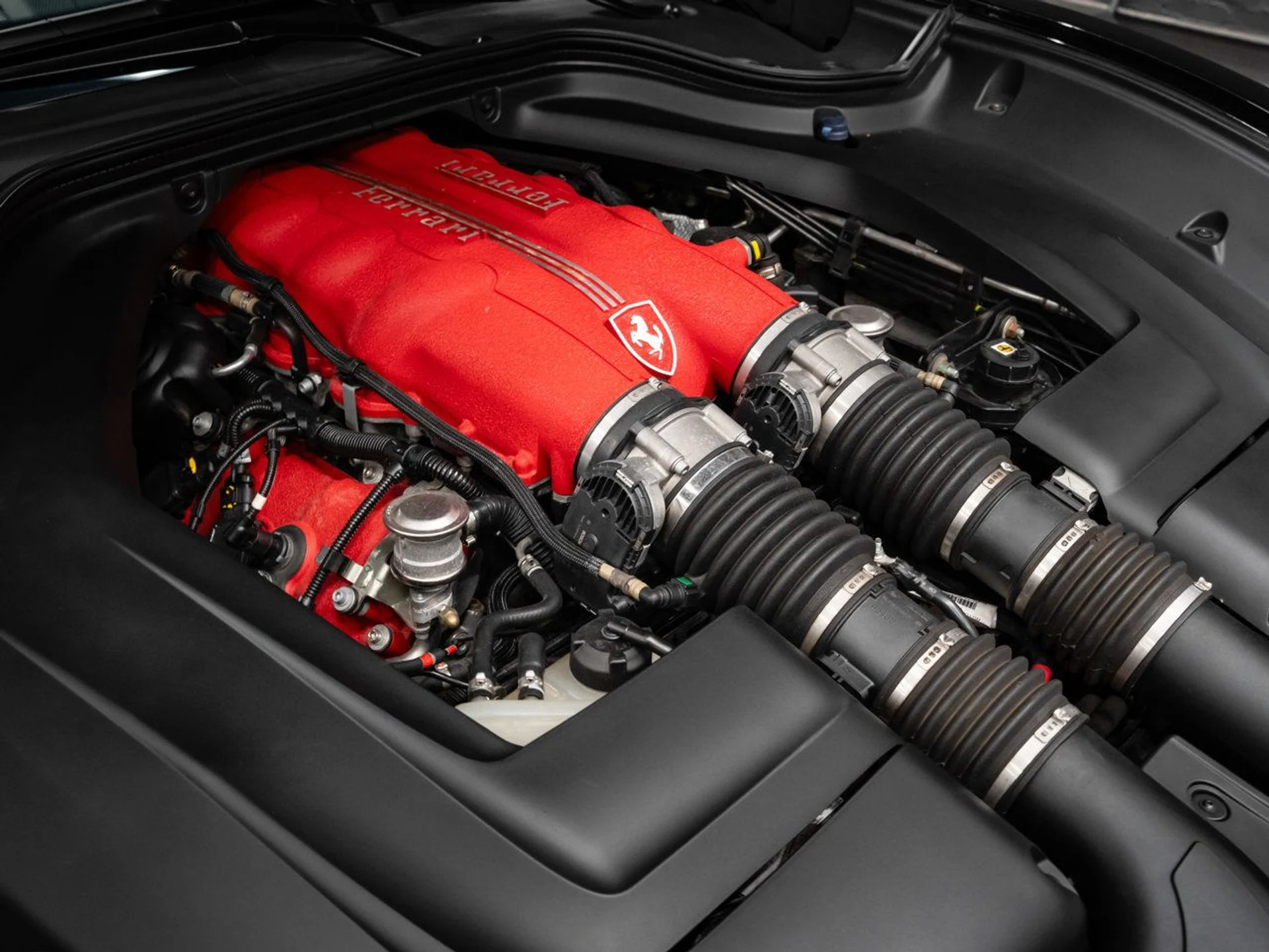 mph085_2317858903_ferrari_california_2011_88c937017e