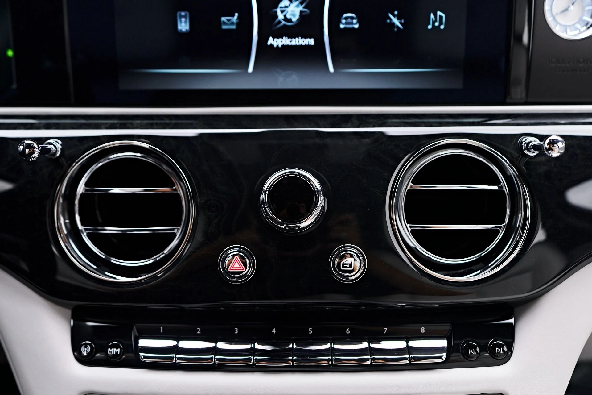 mph085_2393411238_Used_2024_Rolls_Royce_Ghost_Base_1752169894_3eca3bd73a