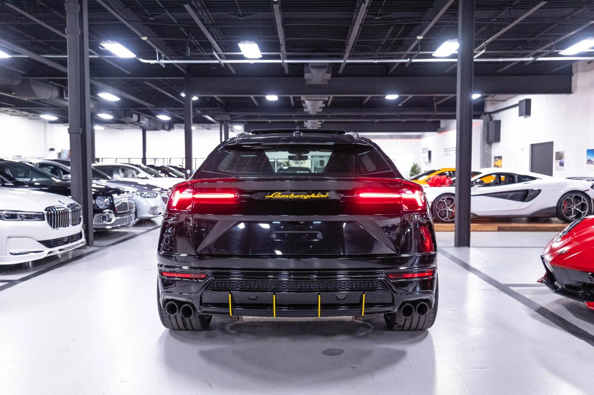 mph085_2419661960_Used_2019_Lamborghini_Urus_1786985122_8c8757eed5