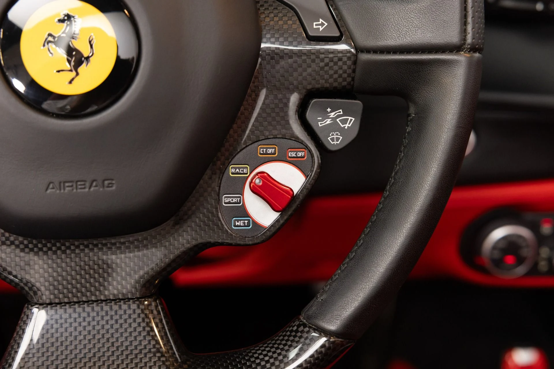 mph085_2653650326_Used_2017_Ferrari_488_Spider_1782928038_44476dbc31
