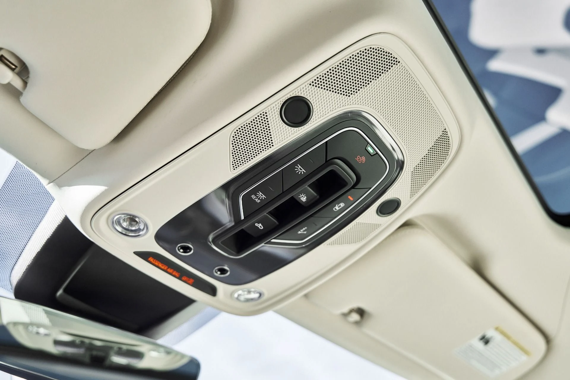 mph085_2870858353_Used_2021_Lamborghini_Urus_1772650757_16ee1f54aa