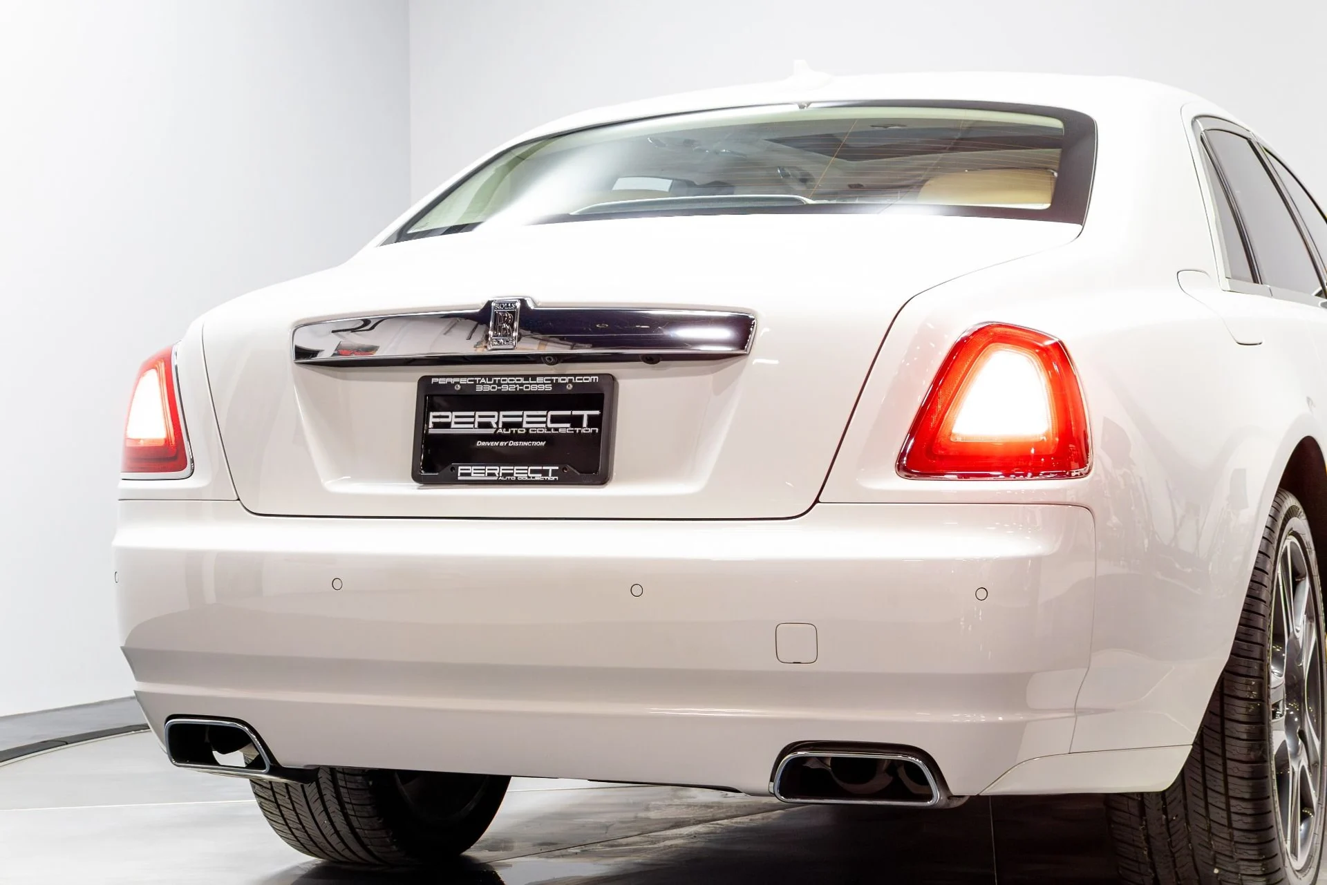 mph085_2901465836_Used_2017_Rolls_Royce_Ghost_1774888920_a2c95ce5a9