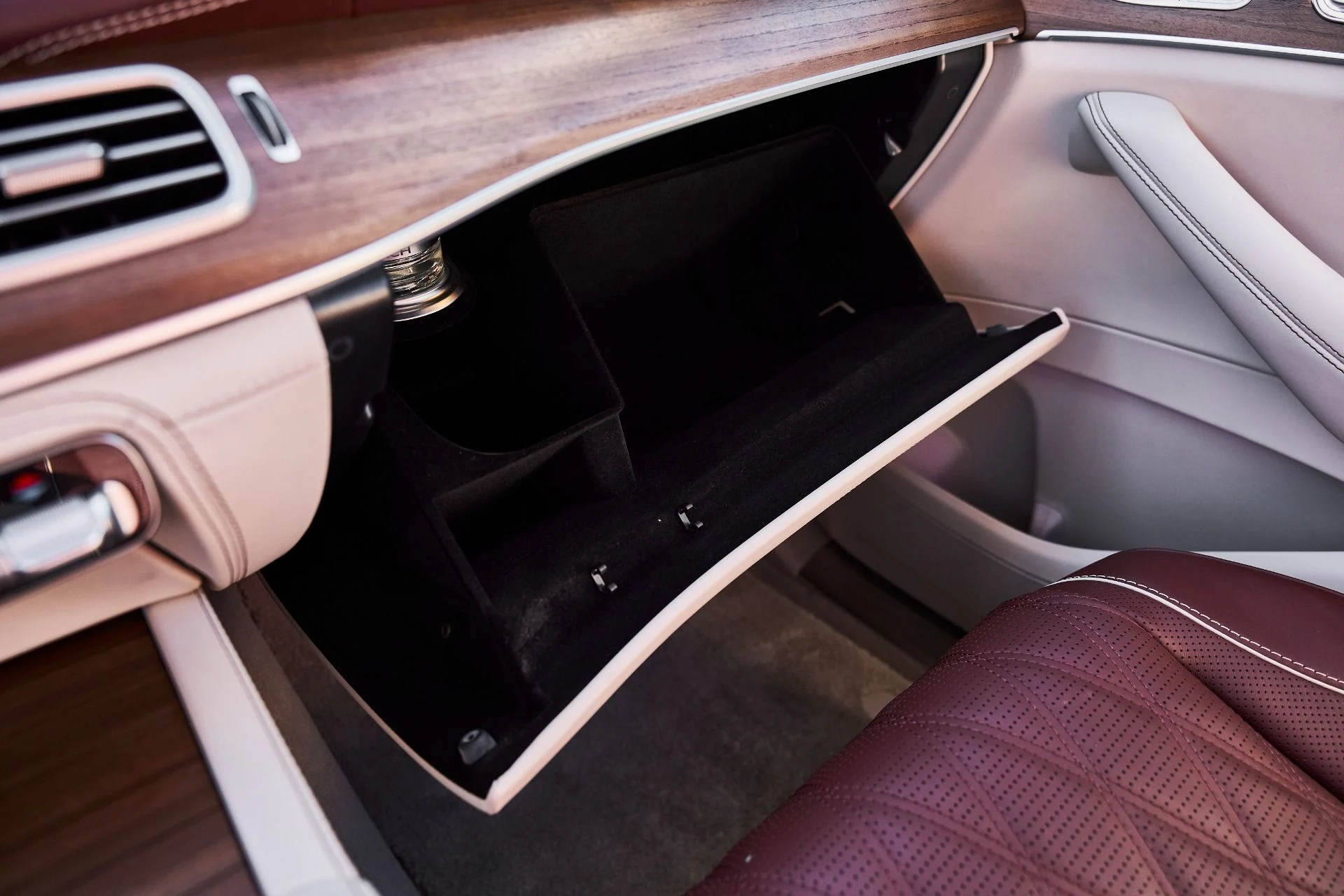 mph085_2933244999_Used_2024_Mercedes_Benz_GLS_Maybach_GLS_600_1776125742_d27f22c7c8