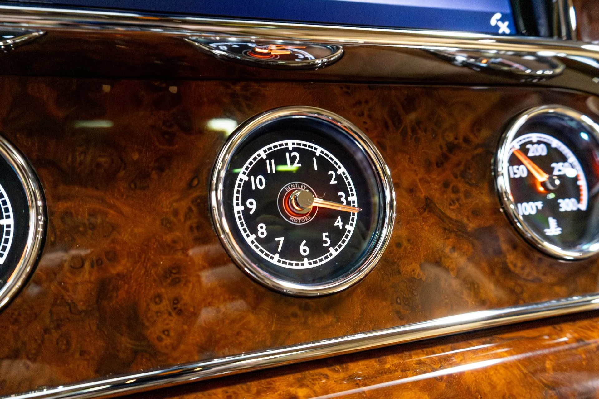 mph085_2947452504_Used_2017_Bentley_Mulsanne_1775514187_ff31183a16