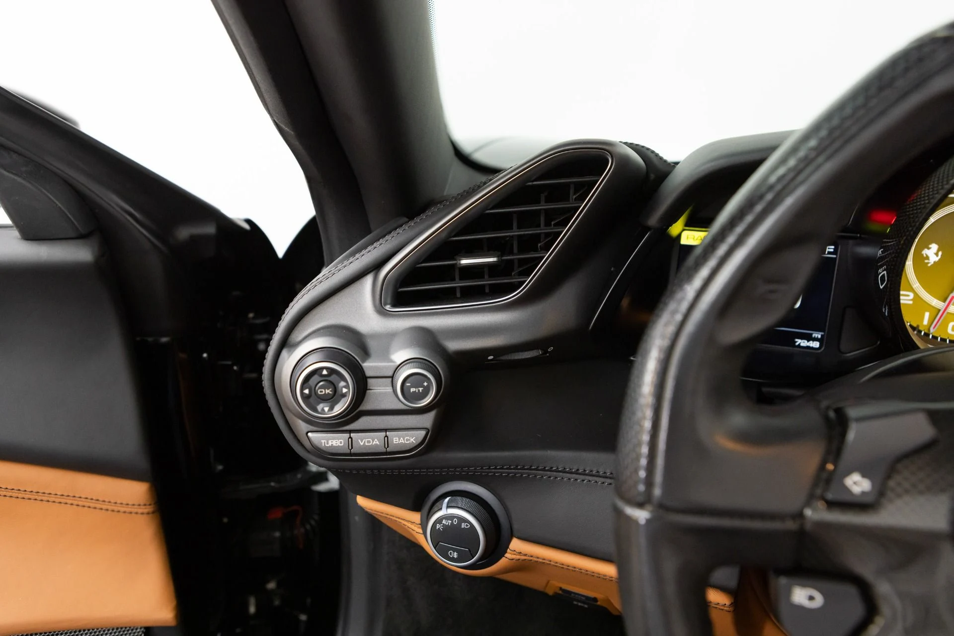 mph085_2962191669_Used_2017_Ferrari_488_Spider_1774969819_2e536f06e9